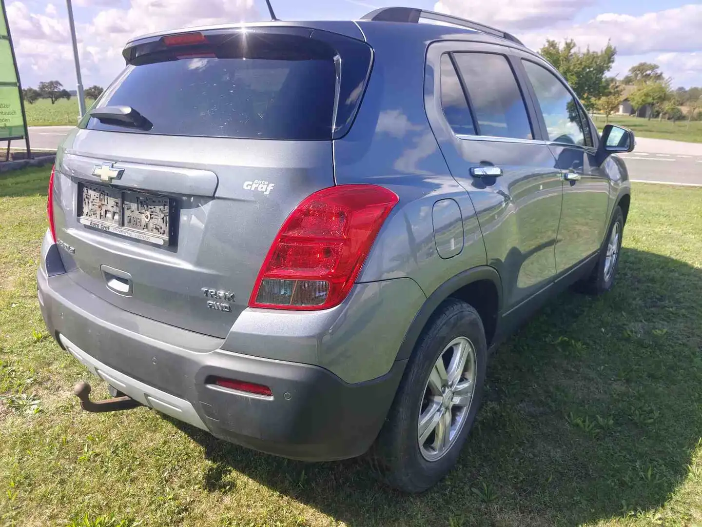 Chevrolet Trax 4x4 LT Grau - 2