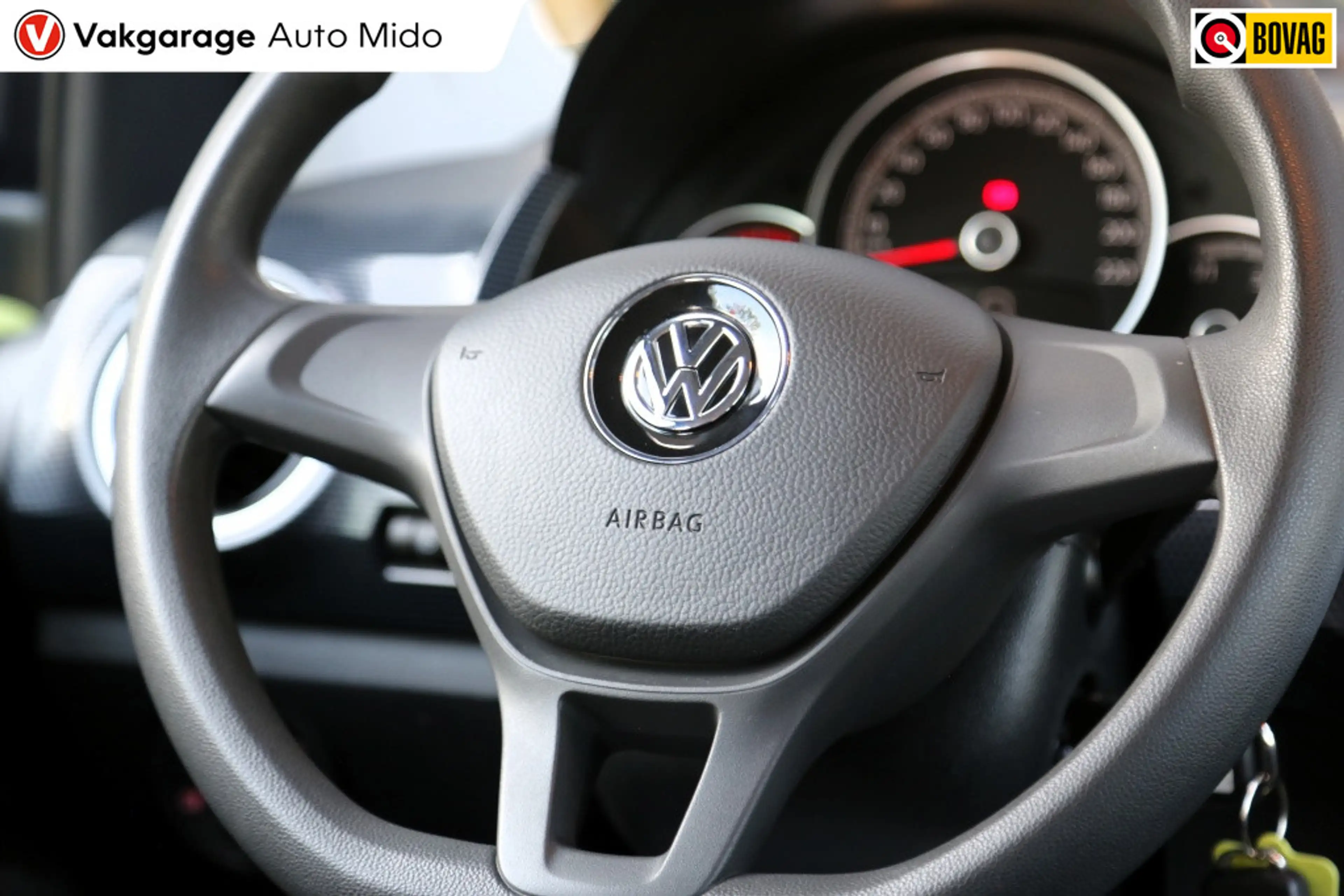 Volkswagen up! 1.0 BMT move up! — photo 13