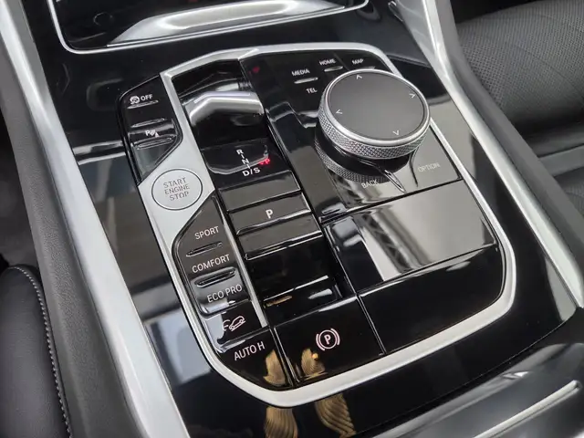 BMW X6 view 11