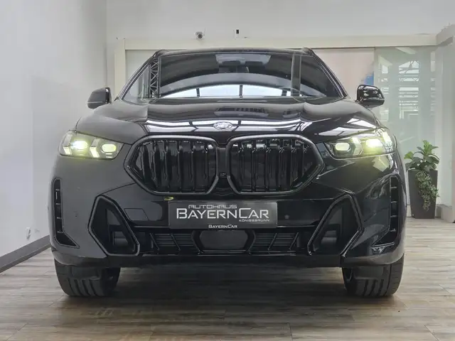 BMW X6 view 2