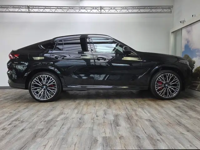 BMW X6 view 4