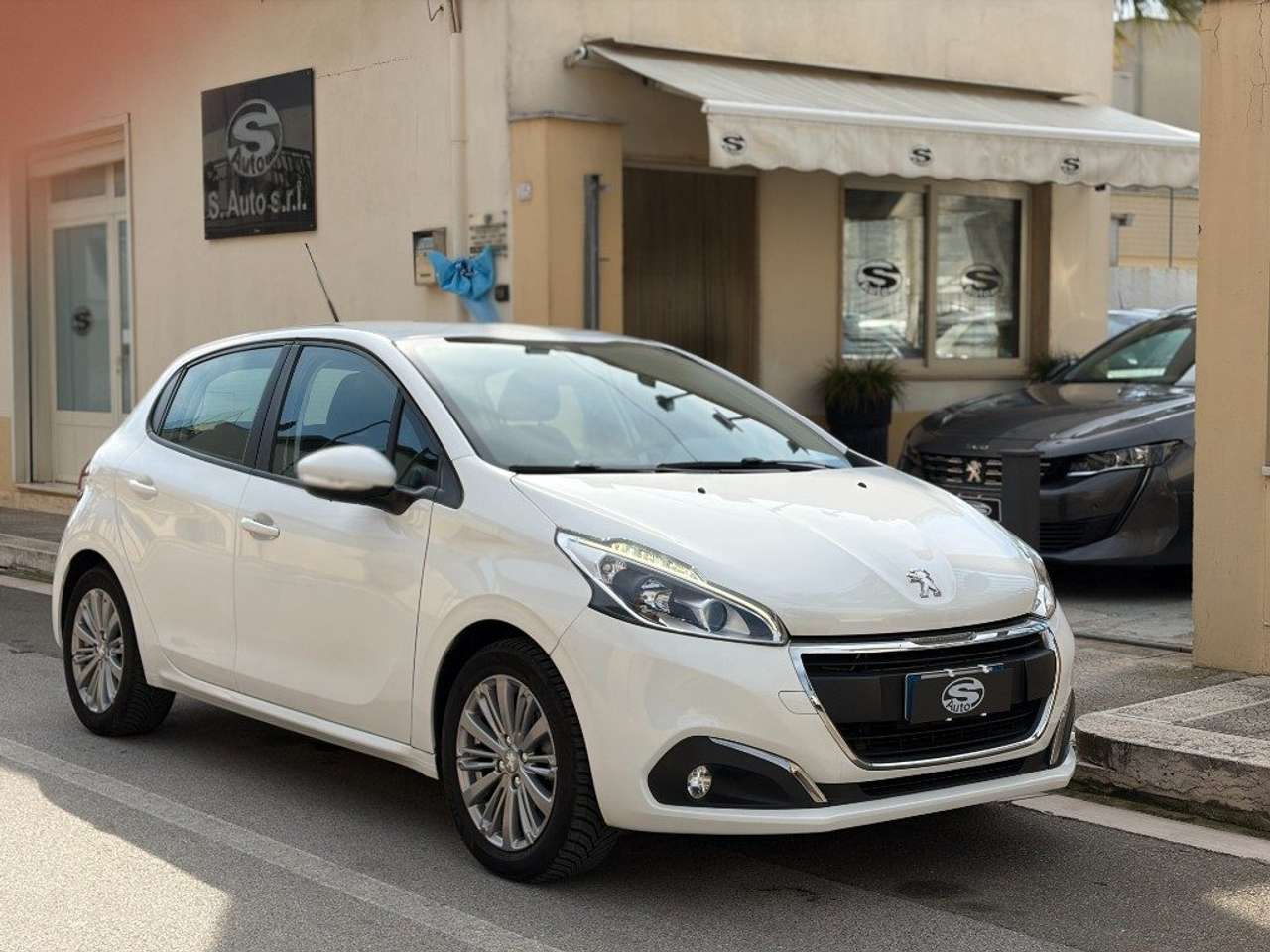Peugeot 208 1.2 82 Business