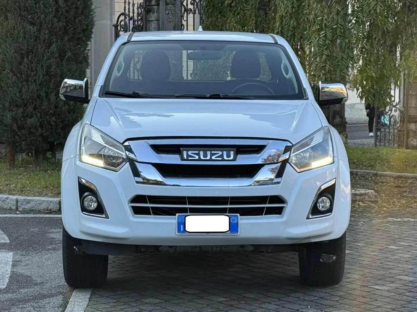 Isuzu D-Max 1.9 Space Cab Solar Plus A/T 4WD A/C Gancio Білий - 2
