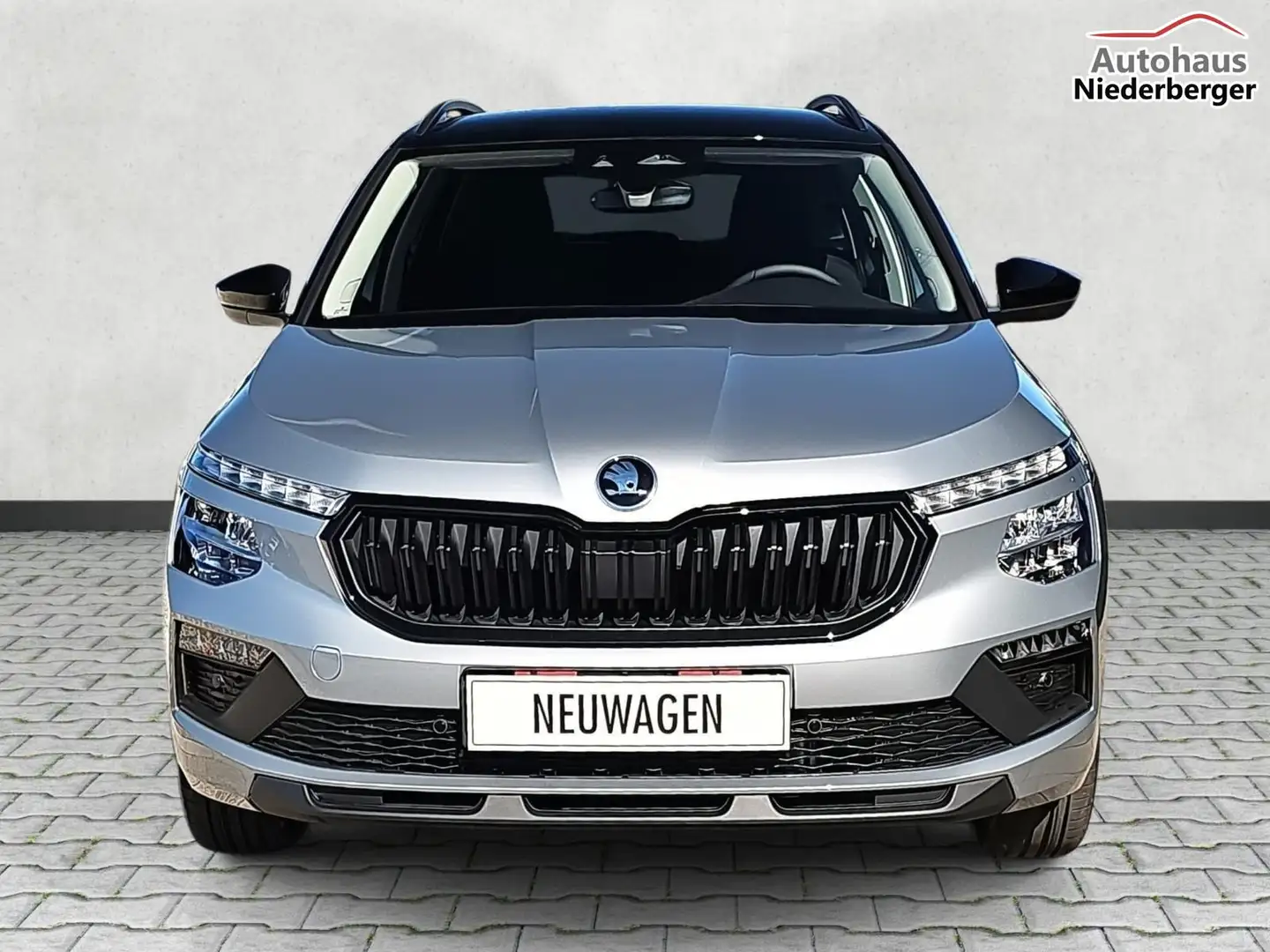 Skoda Kamiq Selection 1.0 TSI DSG Black 17Z Kamera SHZ 85 k... Silber - 2