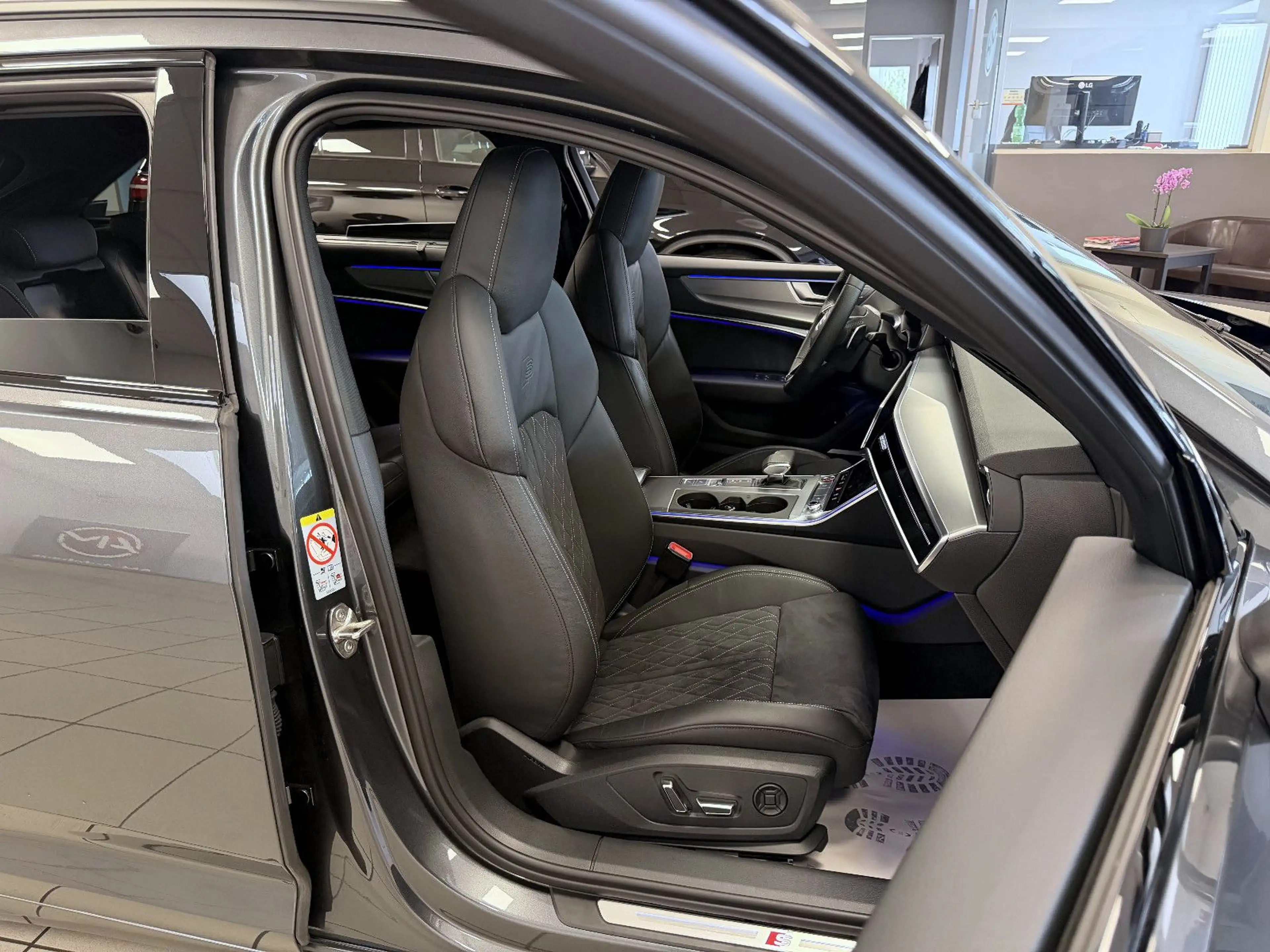 Audi S6 Avant 3.0TDI Quattro *PanoSD*ACC*AHK*B&O*20"Z — photo 14
