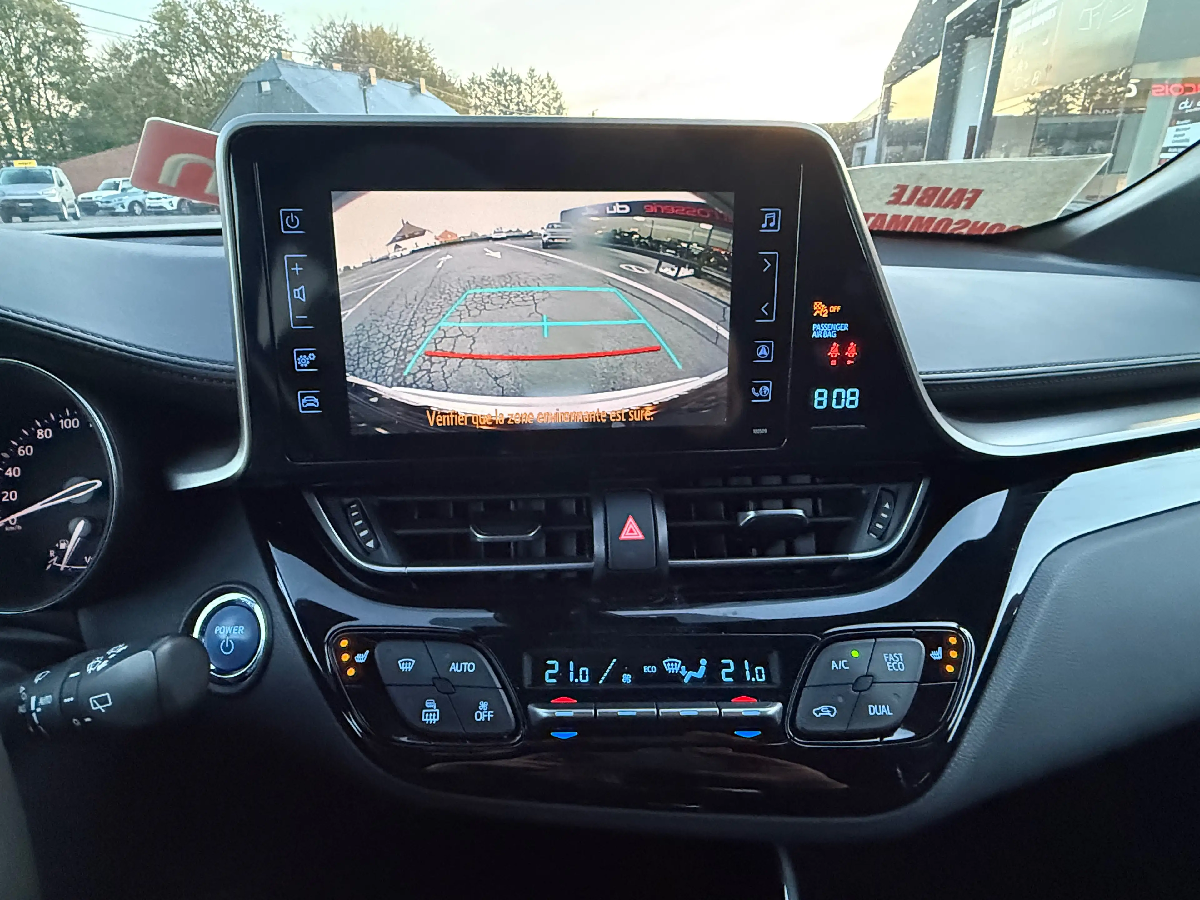Toyota C-HR — photo 13
