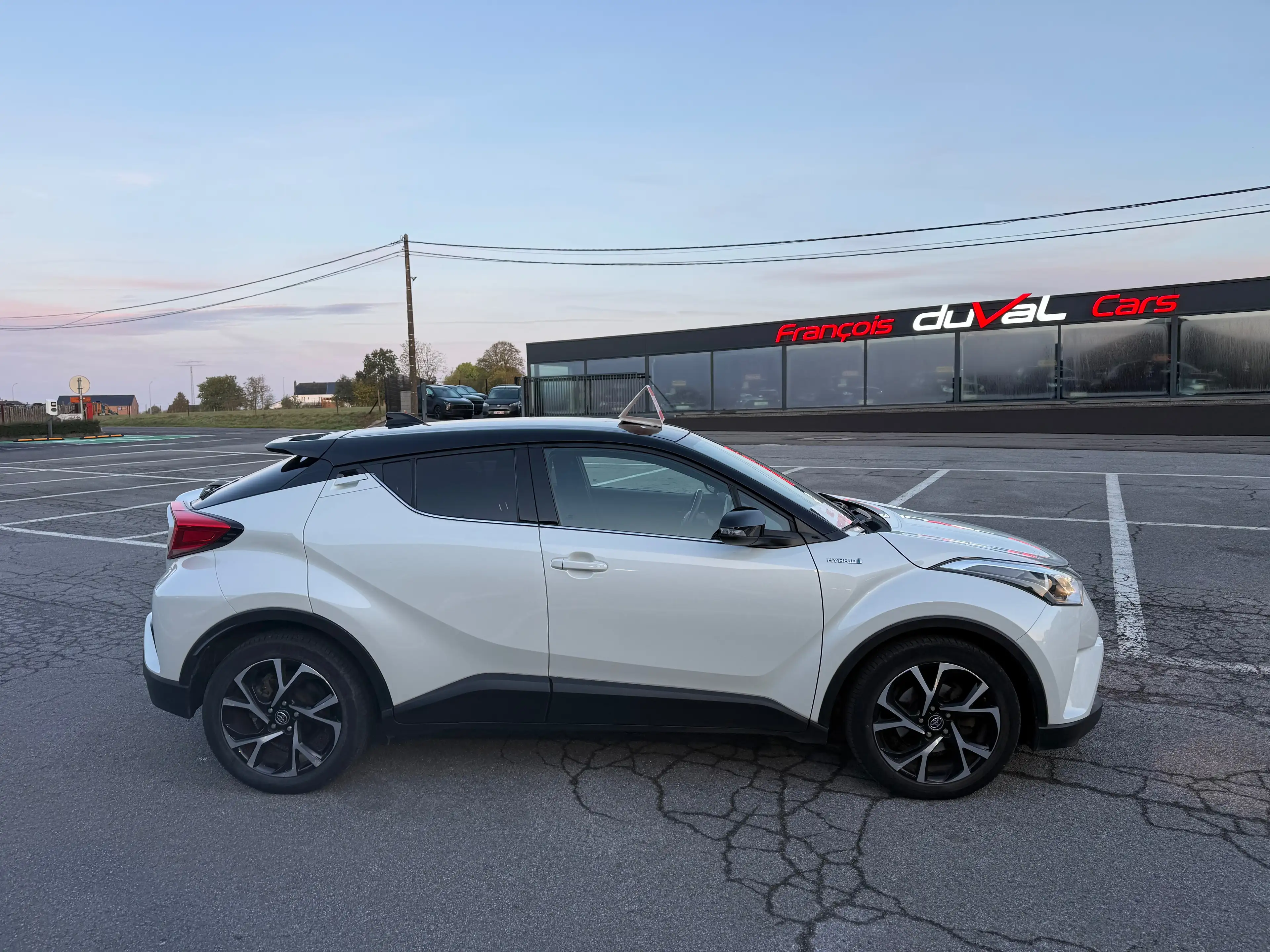 Toyota C-HR — photo 7