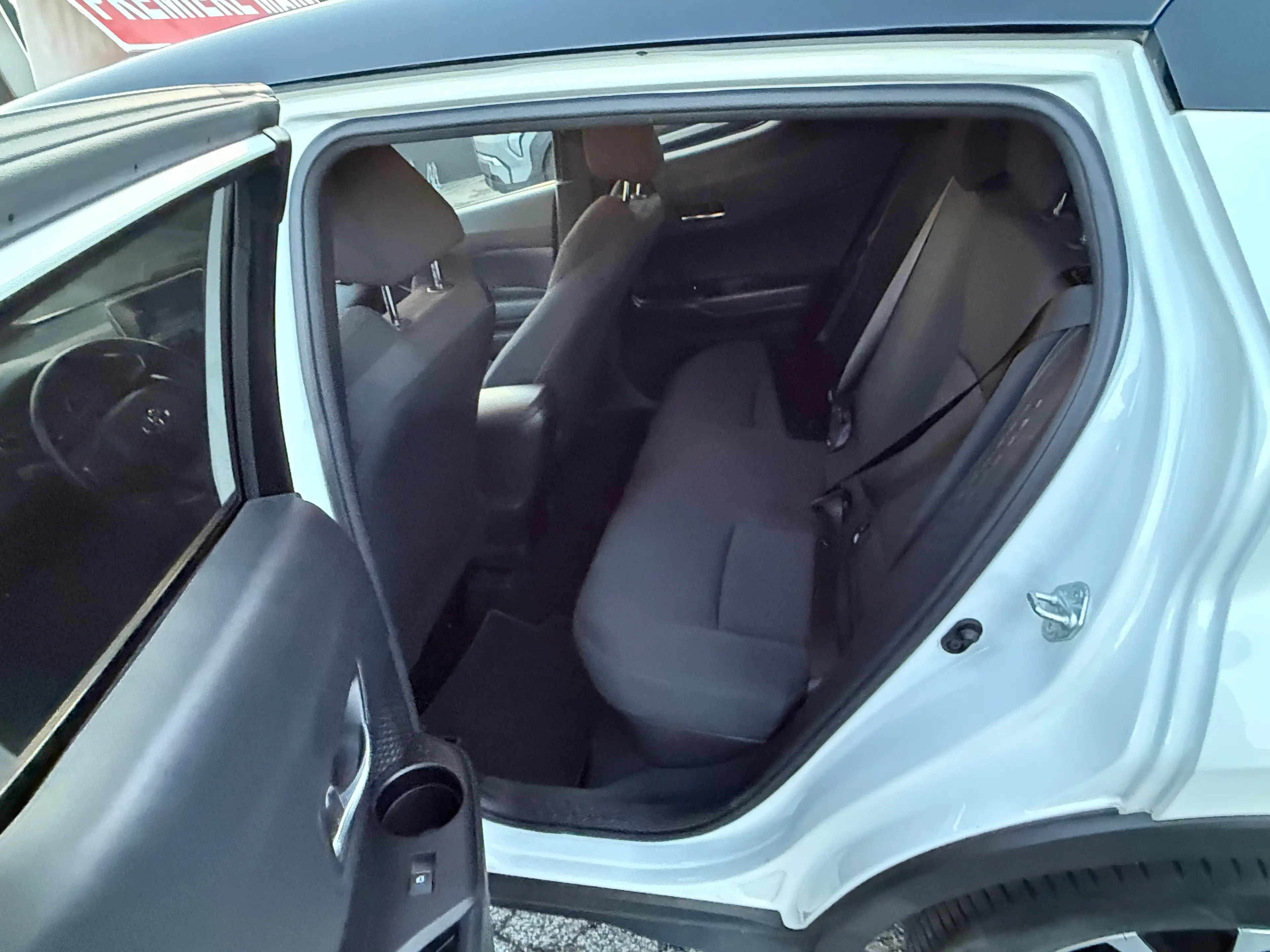 Toyota C-HR — photo 12