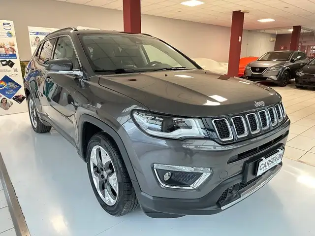 Jeep Compass view 3