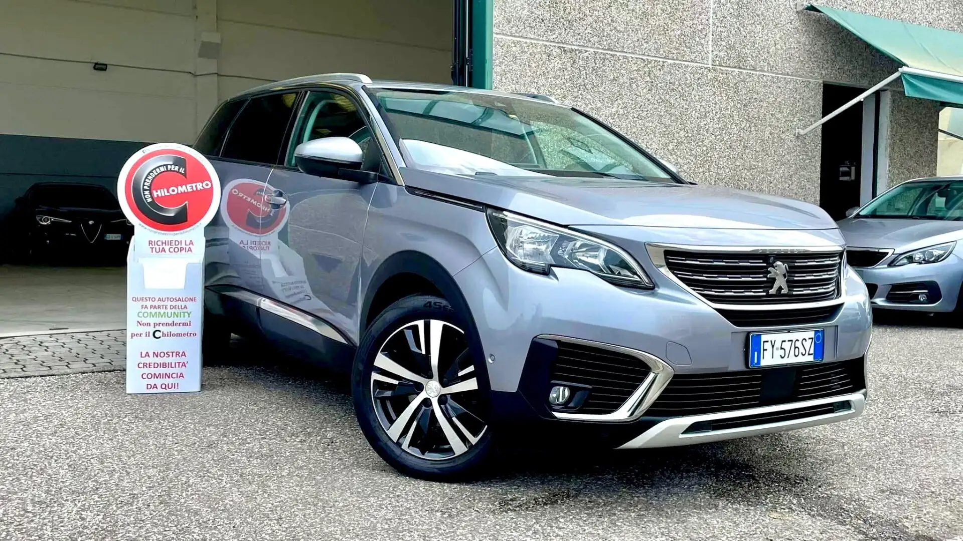 Peugeot 5008 BlueHDi 130 S&S EAT8 Allure 7 POSTI AUTOMATICA Gris - 1