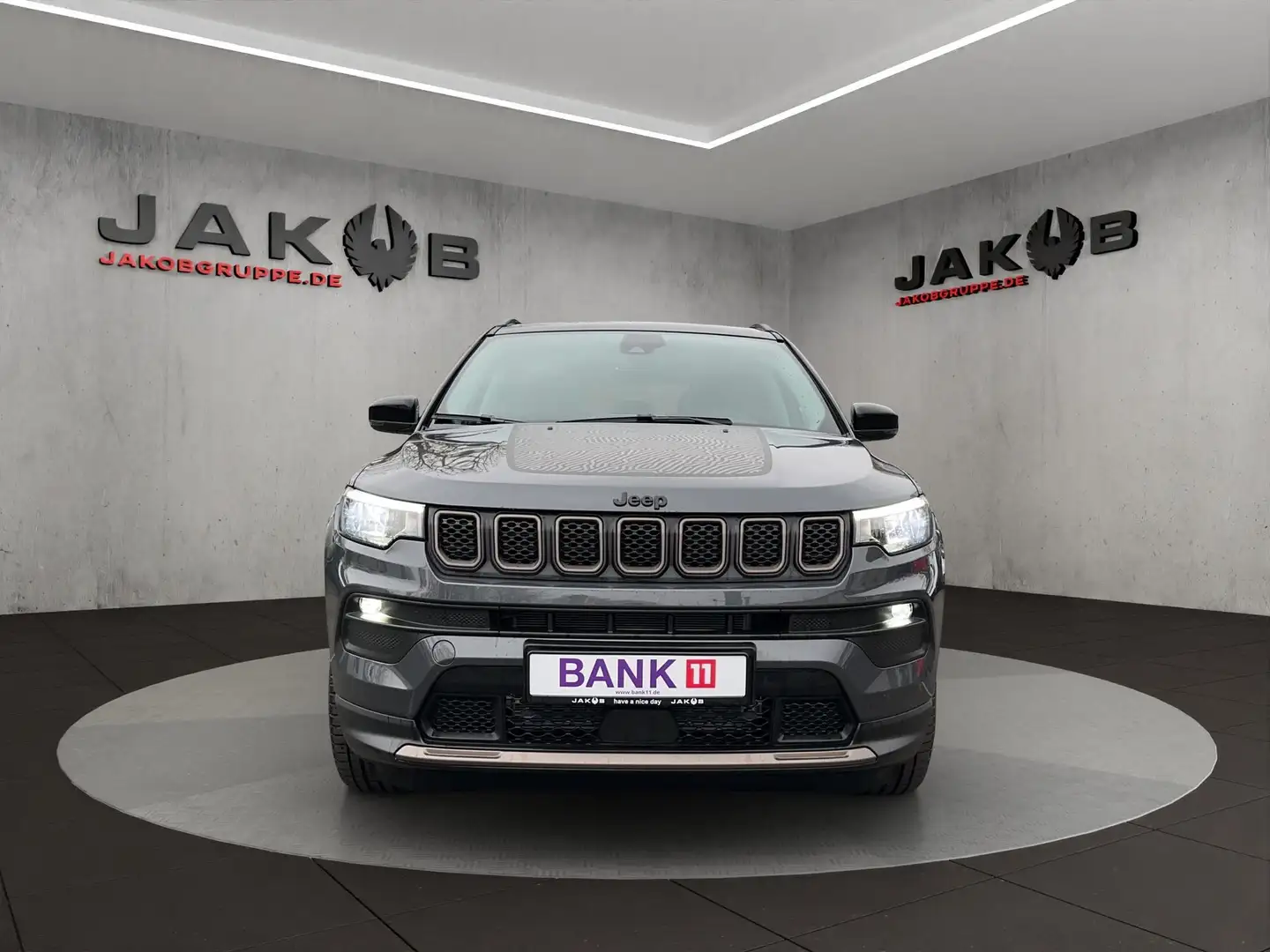 Jeep Compass Sondermodell "UPLAND" PHEV 177 kW (241 PS), Aut... Grau - 2