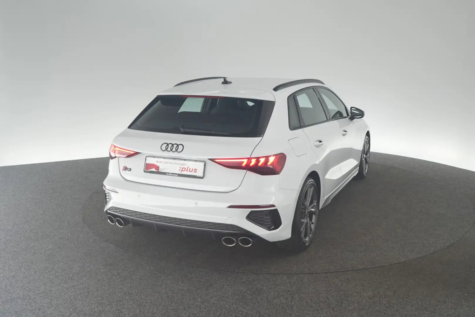 Audi S3 Lim. 2.0 TFSI quattro . Matrix Navi ACC HuD Blau - 2