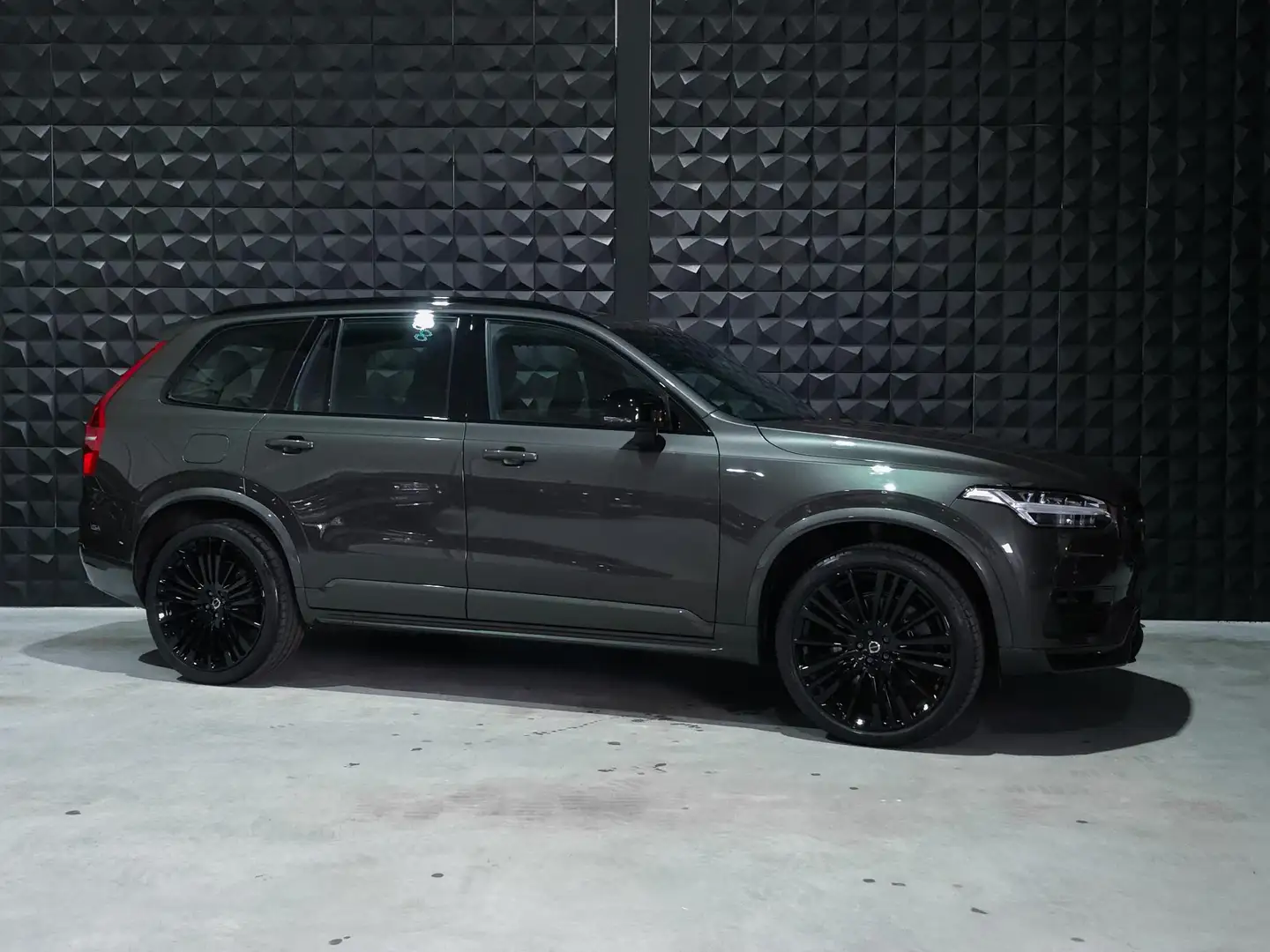 Volvo XC90 2.0 T8 LONG RANGE AWD R-Design | PANO | H&K | 22" Gris - 2