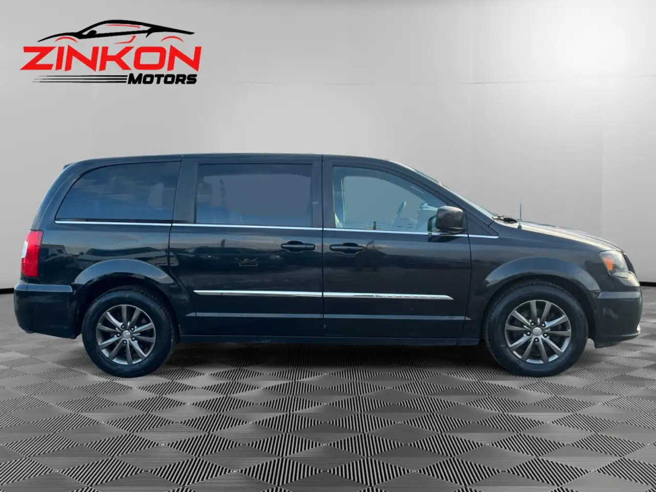 Chrysler Town & Country снимка Chrysler Town & Country