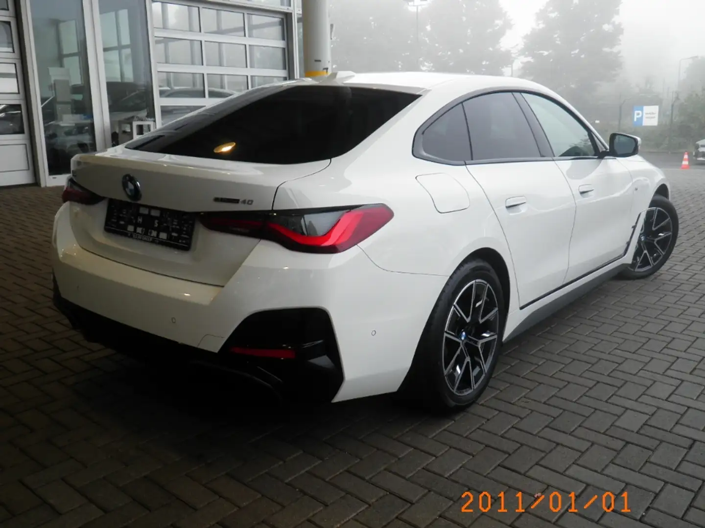 BMW i4 EDRIVE40 Sportpaket Navi Digitales Cockpit 360 Kam Weiß - 2