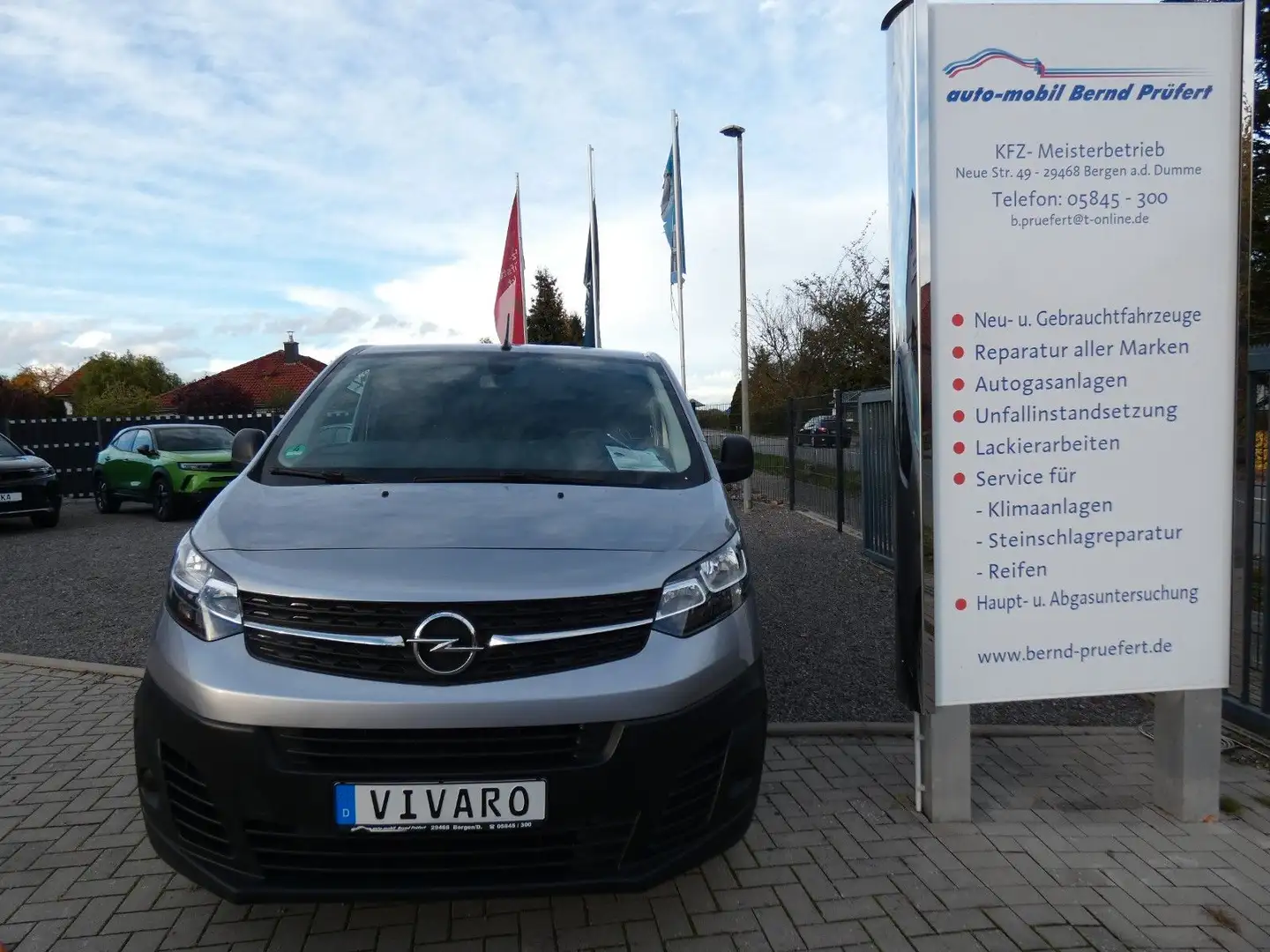 Opel Vivaro Kasten Edition Lang NAVI AHK Klima Grau - 1