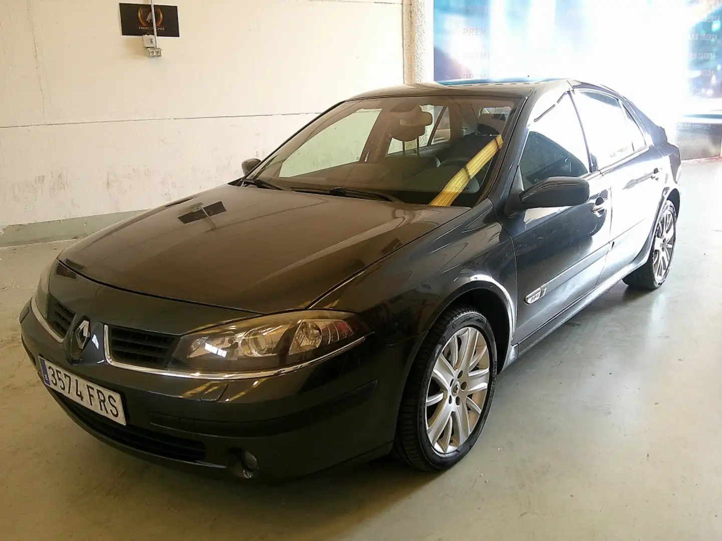 Renault Laguna 2.0T Privilege Gris - 1