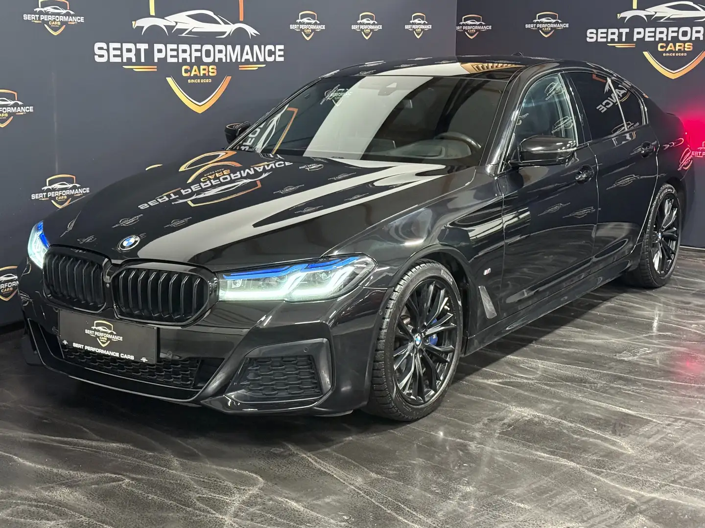 BMW 520 520 d M Sport **LASER**M-SITZE** Schwarz - 1