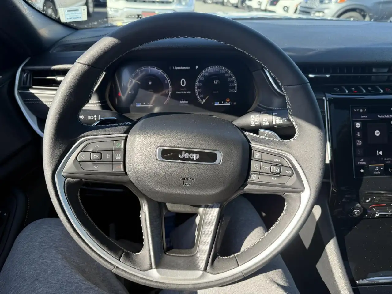 Jeep Grand Cherokee снимка Jeep Grand Cherokee