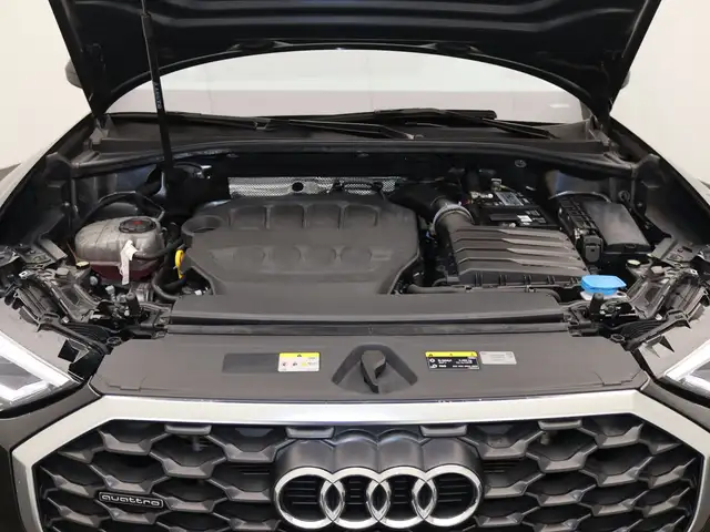 Audi Q3 view 19