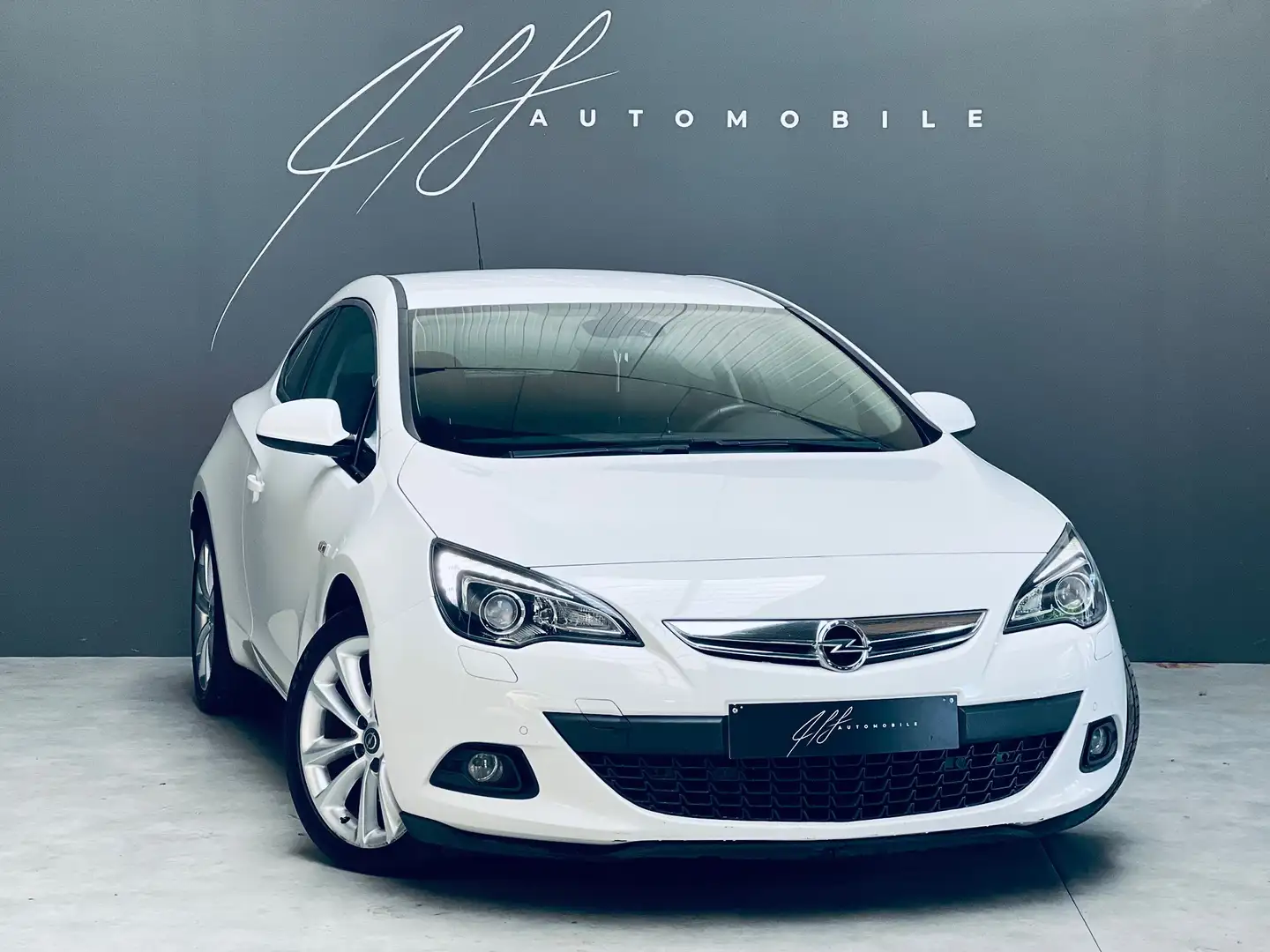 Opel Astra Astra GTC 1.4 Turbo **SPORT** bijela - 1