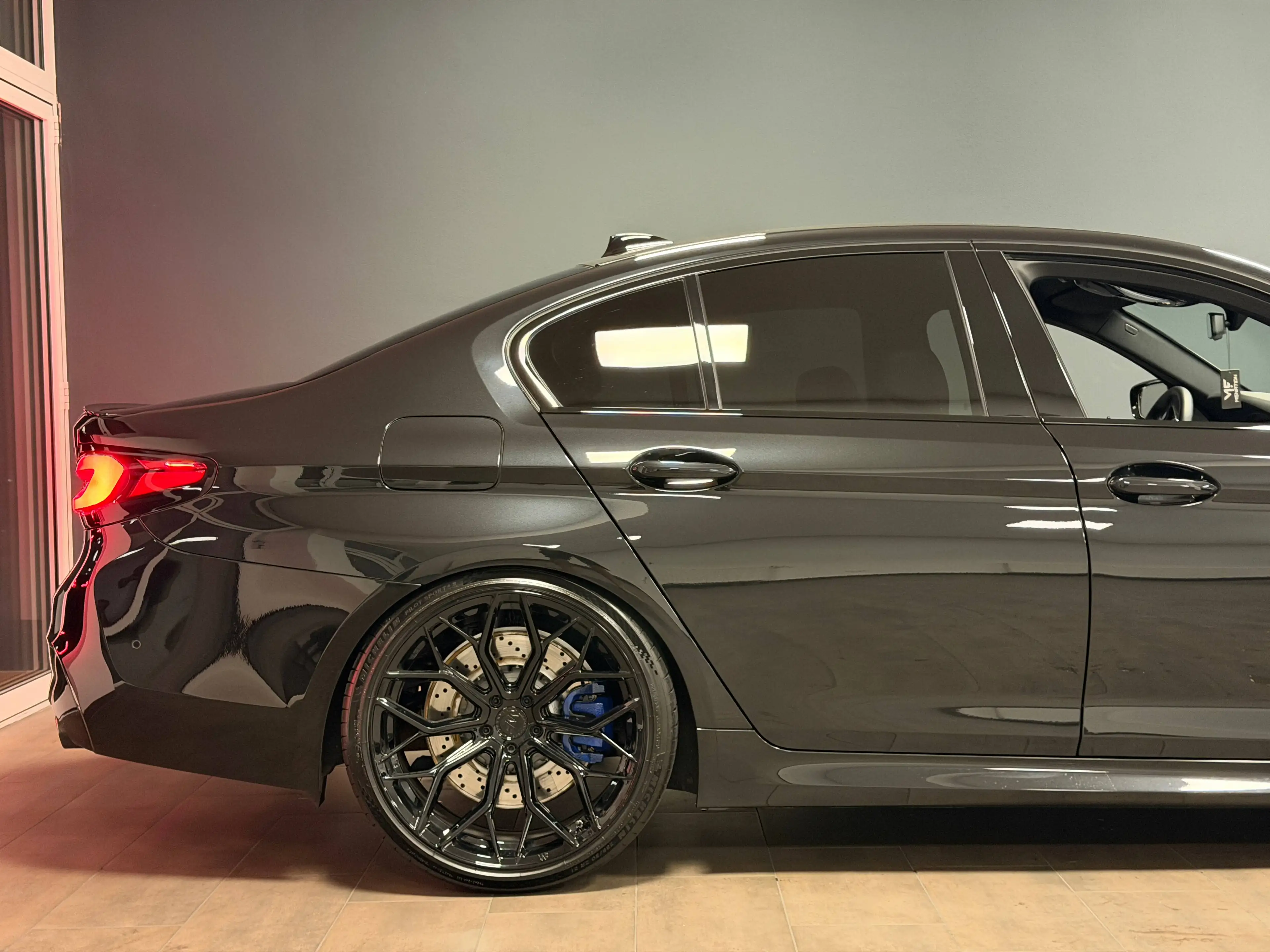 BMW M5 F90 4.4 V8 CARBON/NAPPA/HUD/360°/ACC/MEMORY/H&K — photo 14