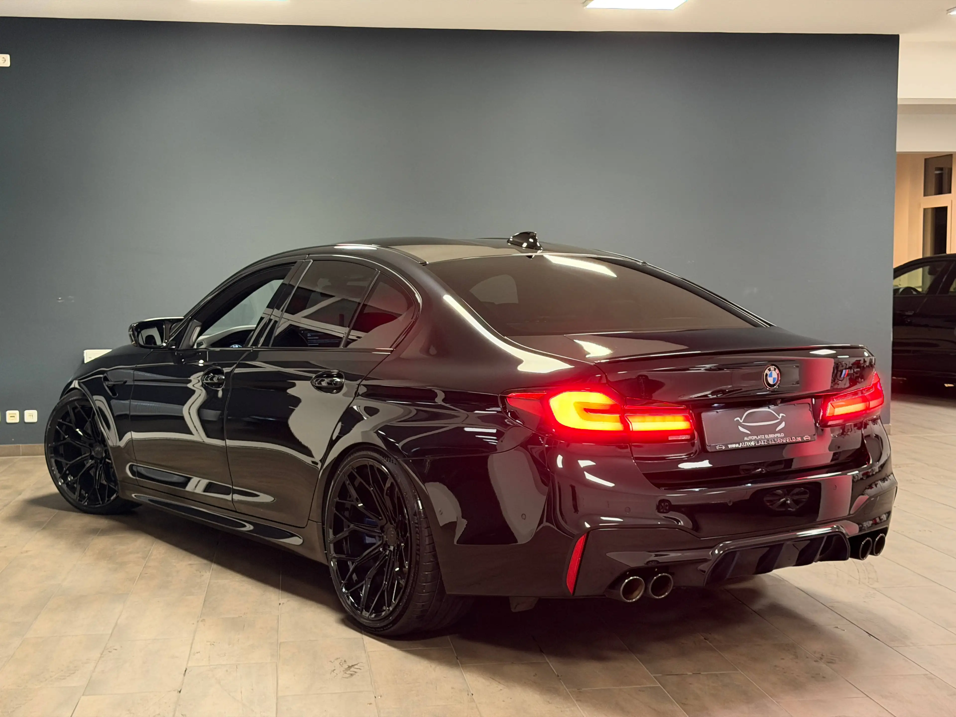 BMW M5 F90 4.4 V8 CARBON/NAPPA/HUD/360°/ACC/MEMORY/H&K — photo 3