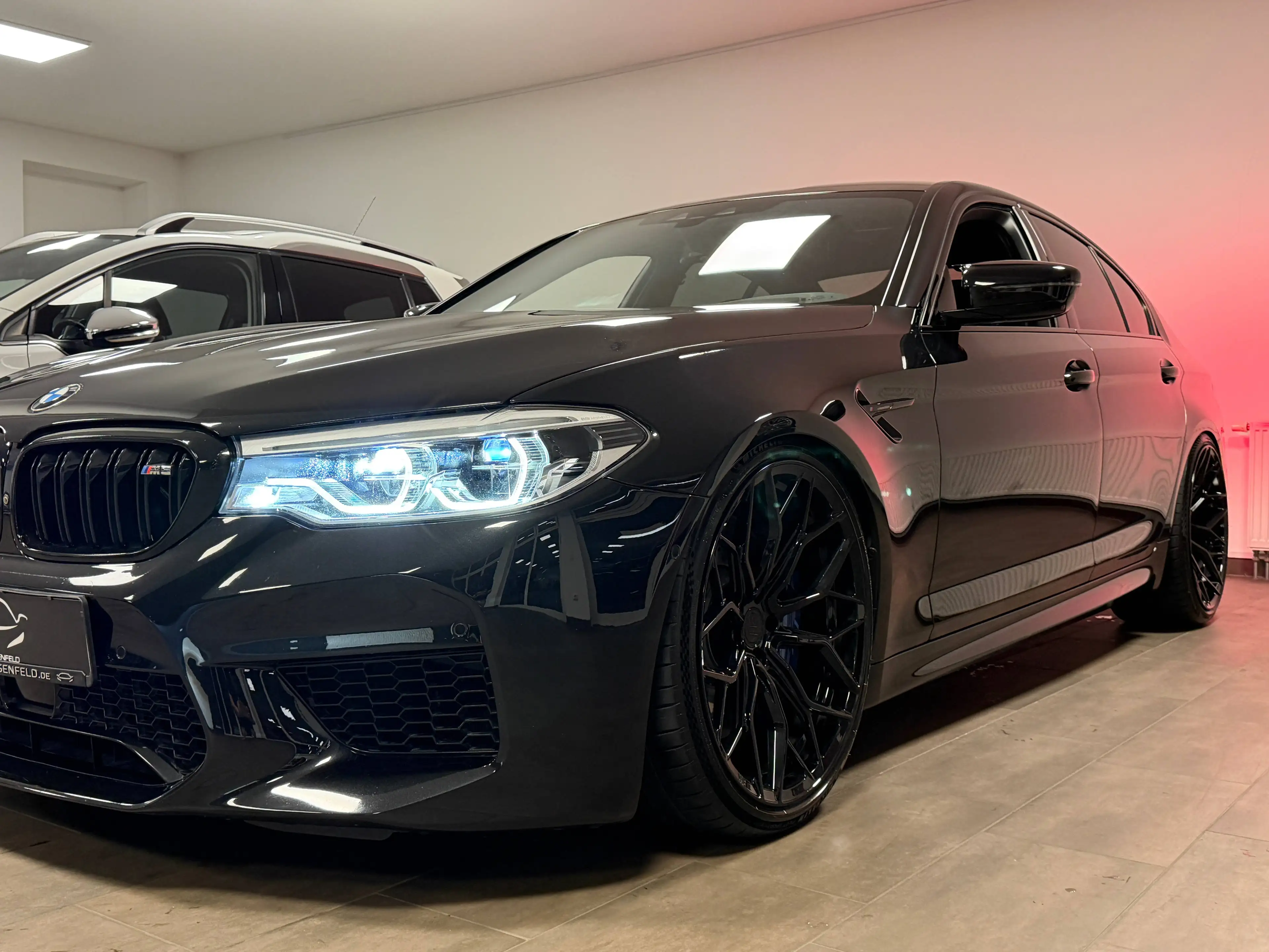 BMW M5 F90 4.4 V8 CARBON/NAPPA/HUD/360°/ACC/MEMORY/H&K — photo 9