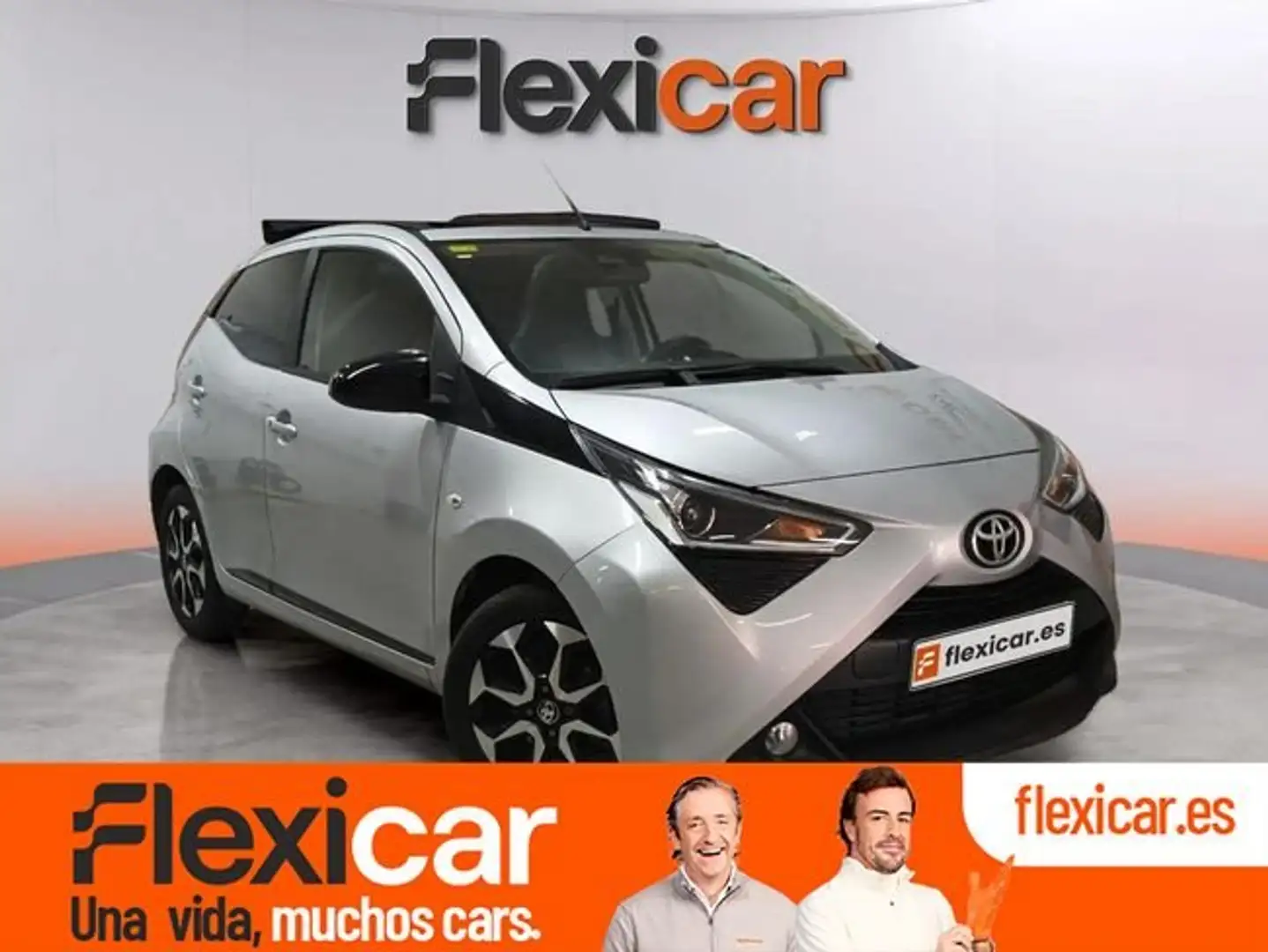 Toyota Aygo 70 x-wave Gris - 1