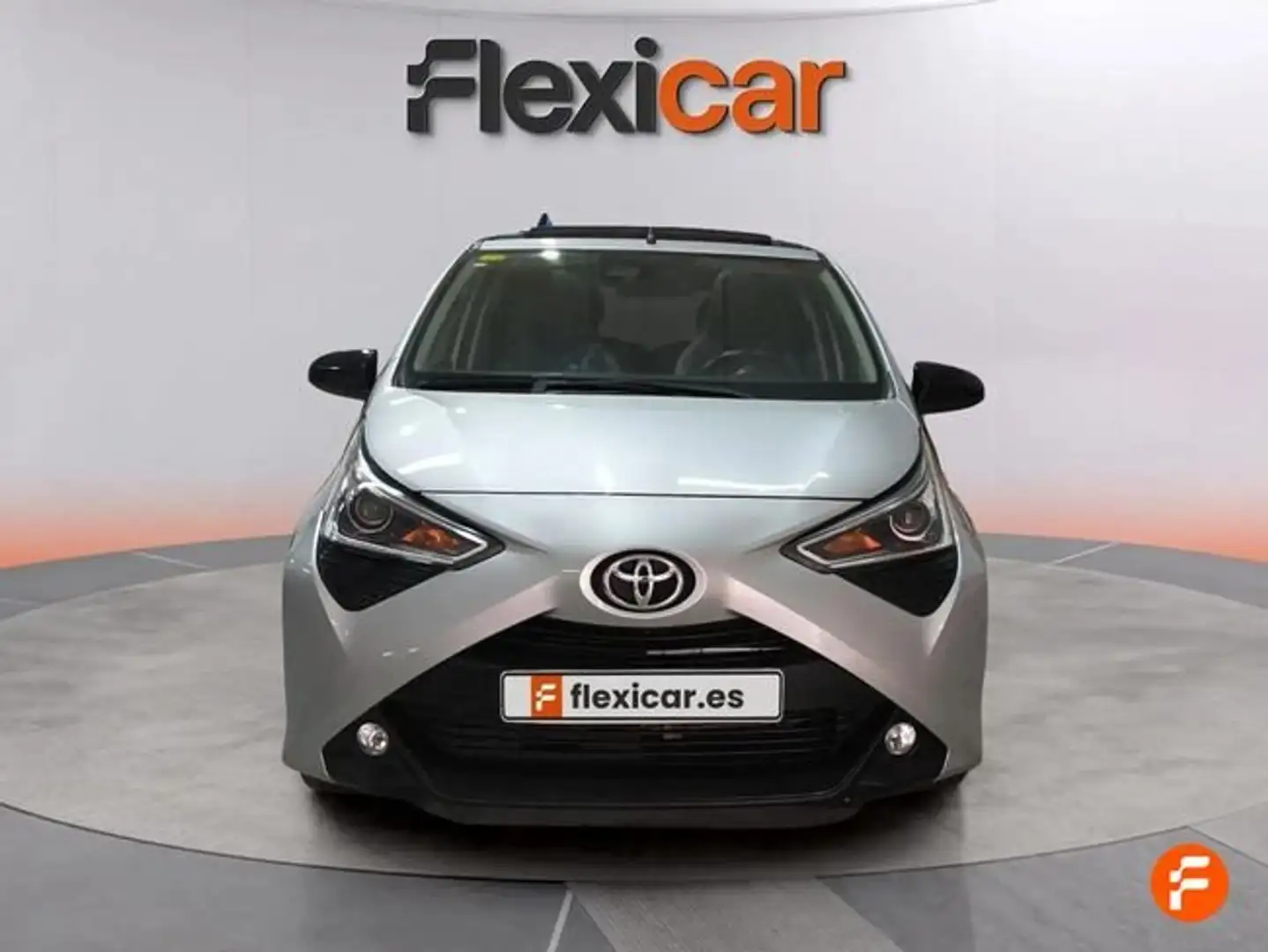 Toyota Aygo 70 x-wave Gris - 2