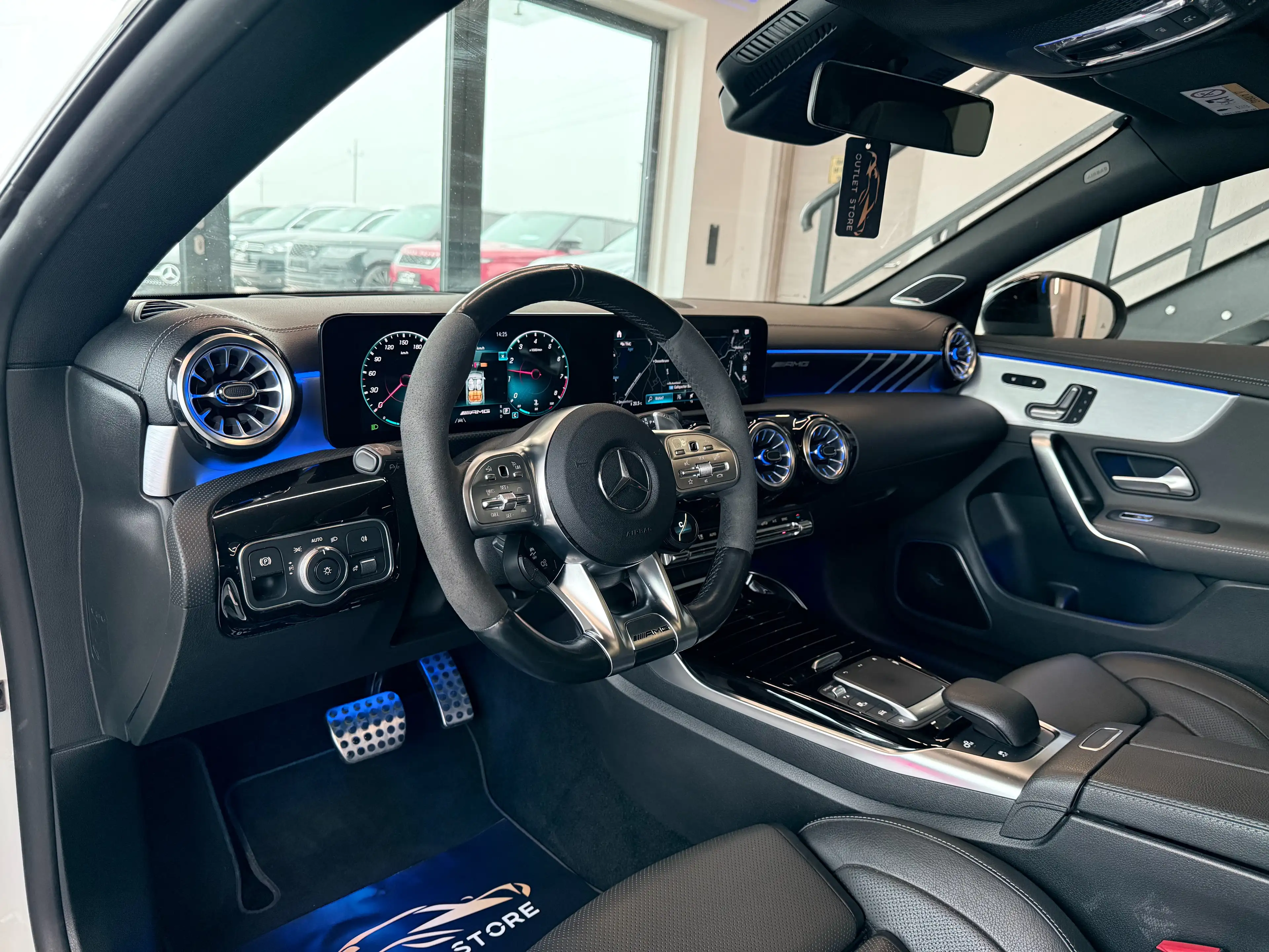 Mercedes-Benz CLA 45 AMG S 4Matic*AMG-Performance*Eventuri*Pano*Mega-VOLL* — photo 8
