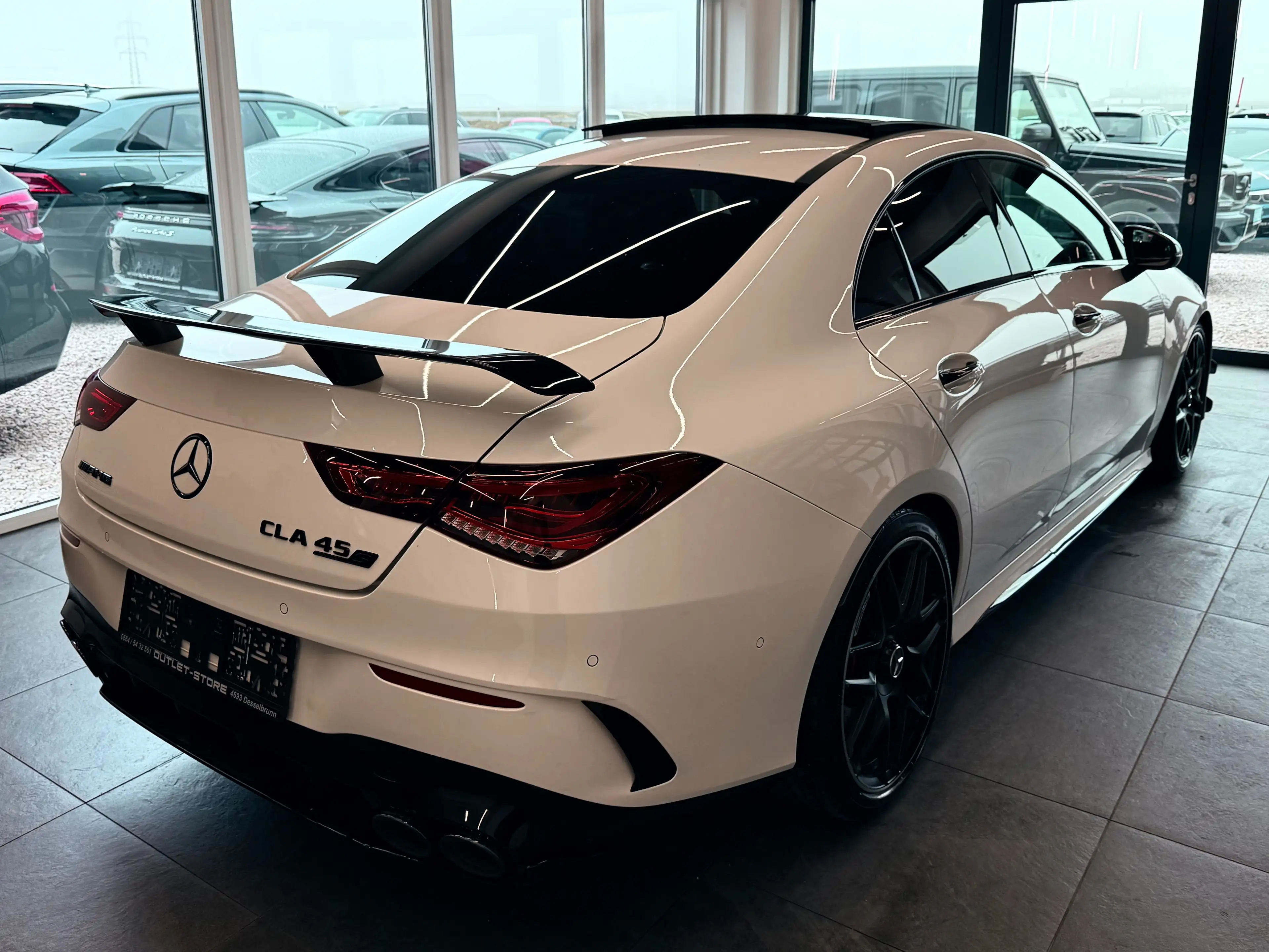 Mercedes-Benz CLA 45 AMG S 4Matic*AMG-Performance*Eventuri*Pano*Mega-VOLL* — photo 4