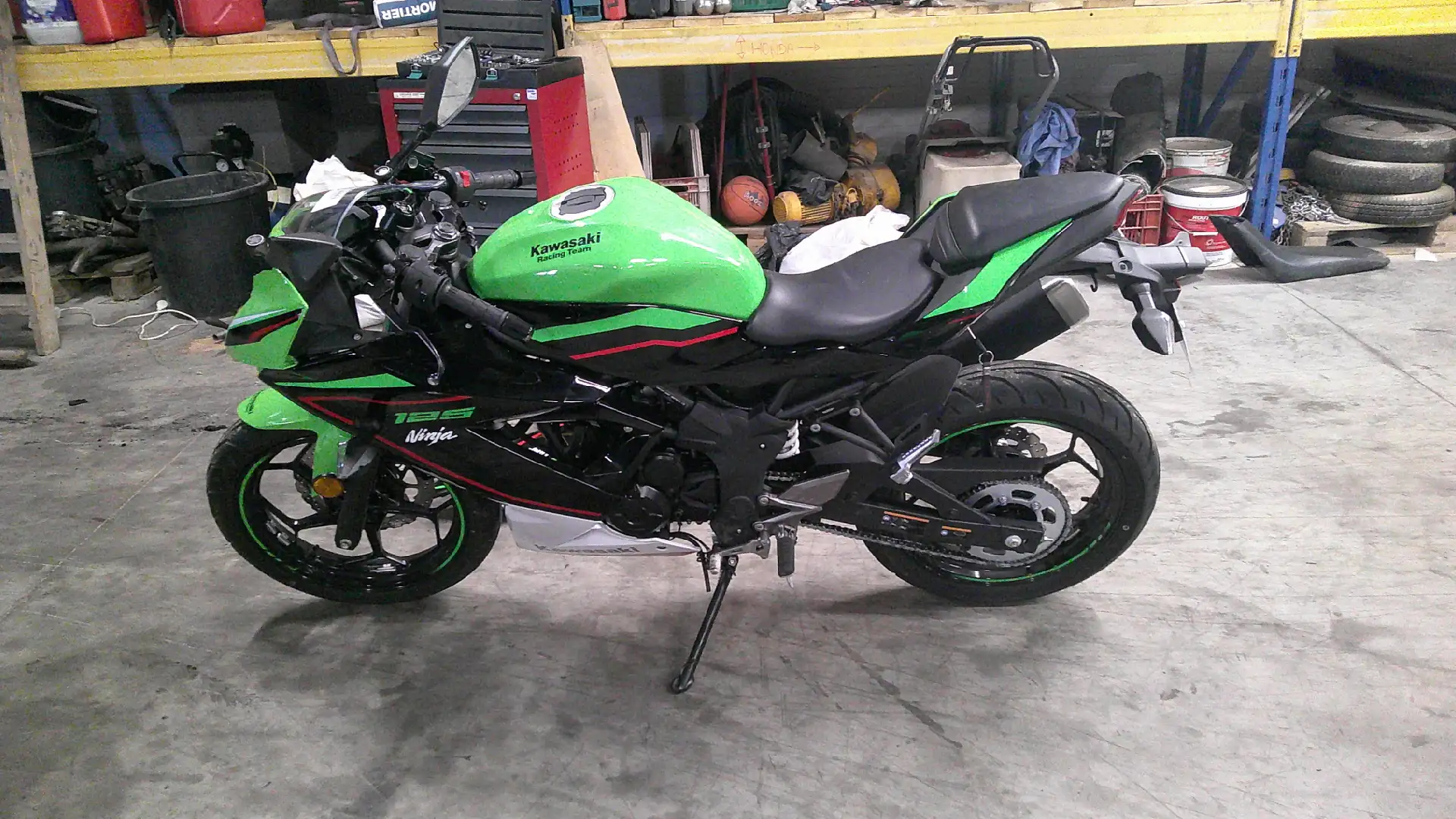 Kawasaki Ninja 125 - 1