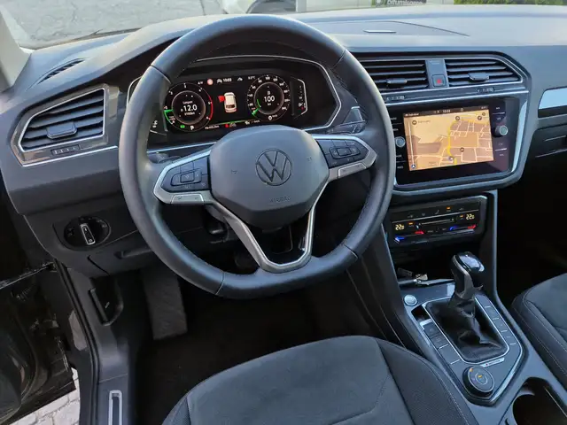 Volkswagen Tiguan view 6