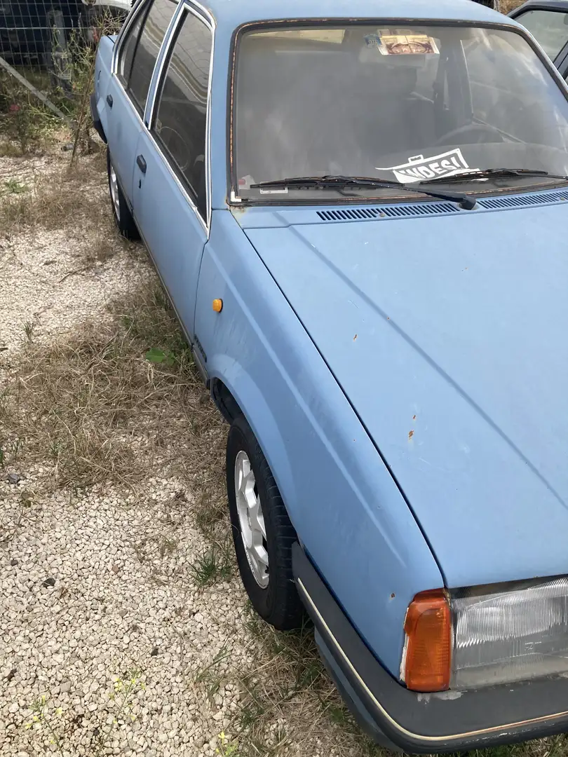 Opel Ascona 4p 1.3 LS 5m - 1
