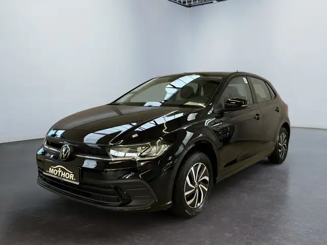 Volkswagen Polo view 2