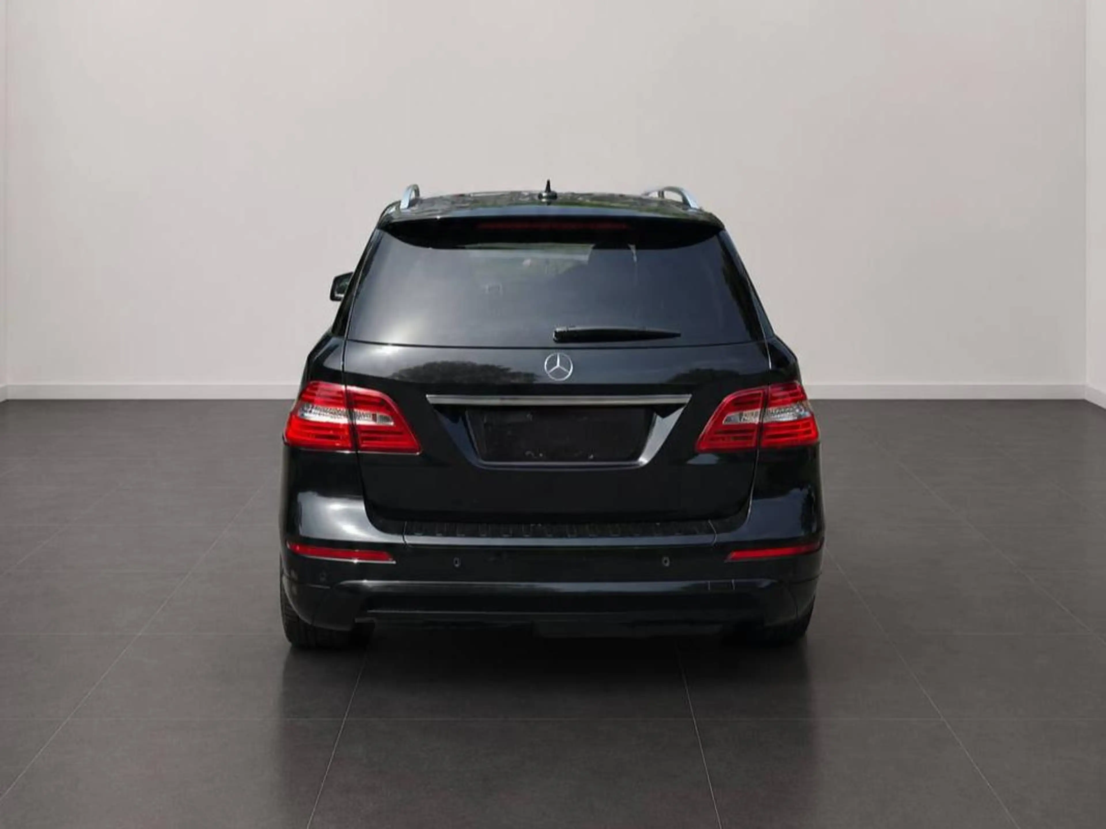 Mercedes-Benz ML 350 ML 350 CDI AMG BlueTec Softclose 360 Nachtischt — photo 4