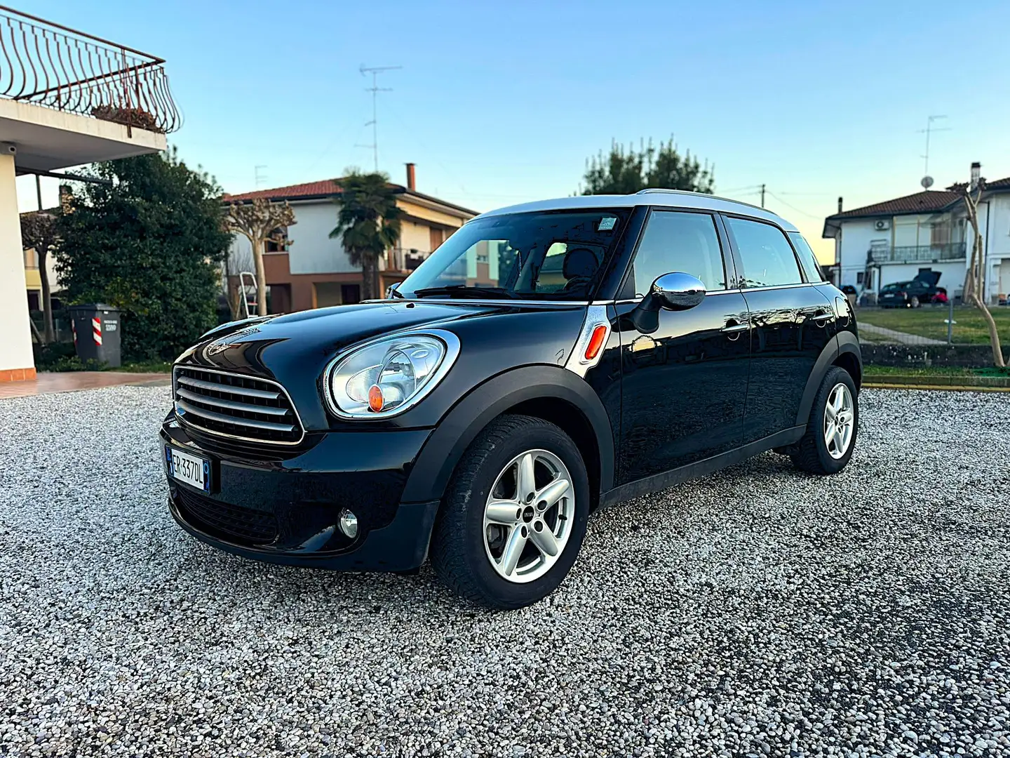MINI Cooper D Countryman Mini Countryman 2.0 Cooper D auto Noir - 1