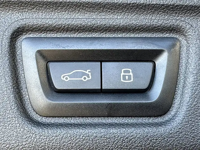 BMW 320 d  xDrive Touring Aut. M-Paket Pro, Panorama, A... Ansicht 9