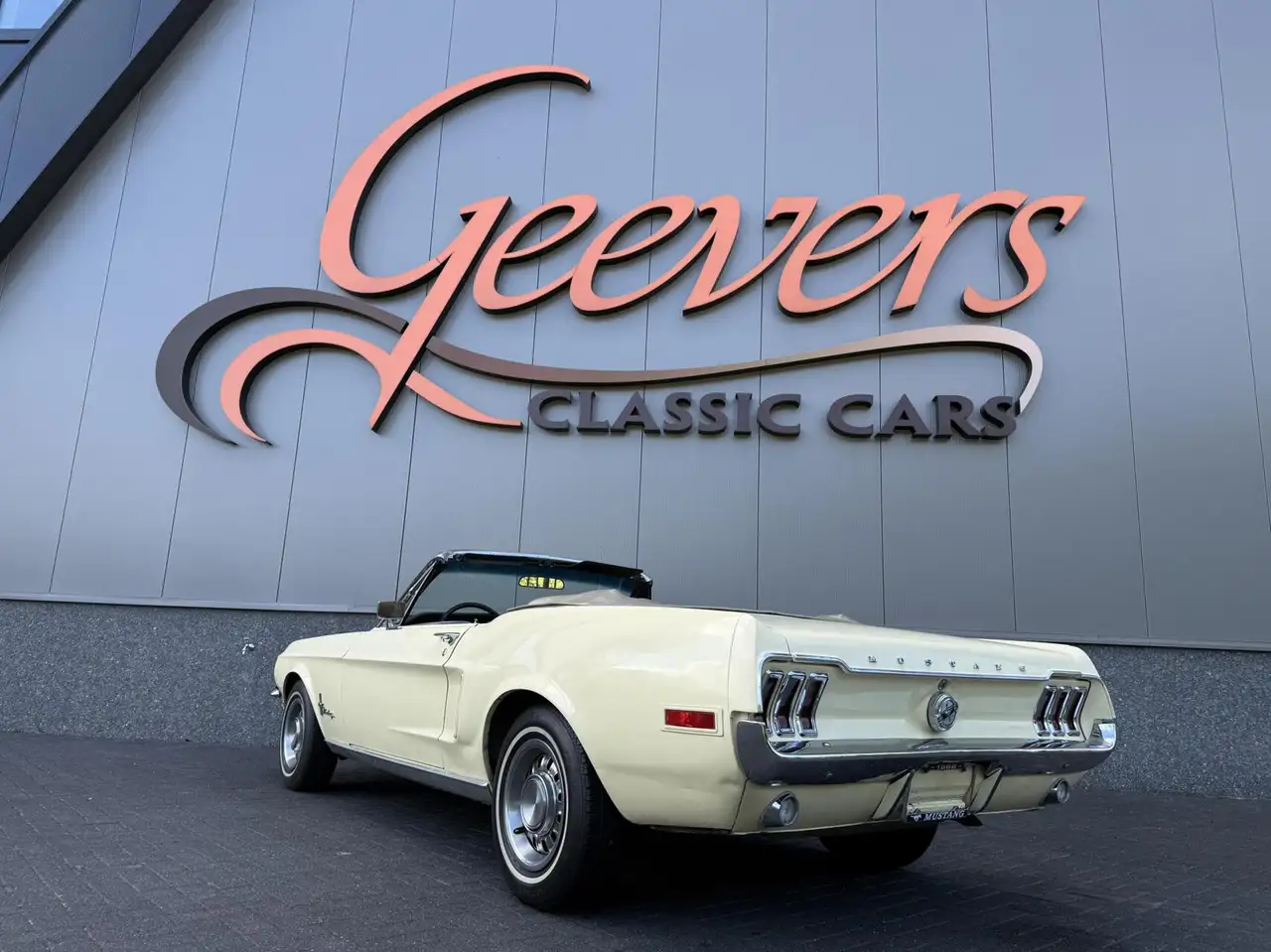 Ford Mustang Convertible, foto 2