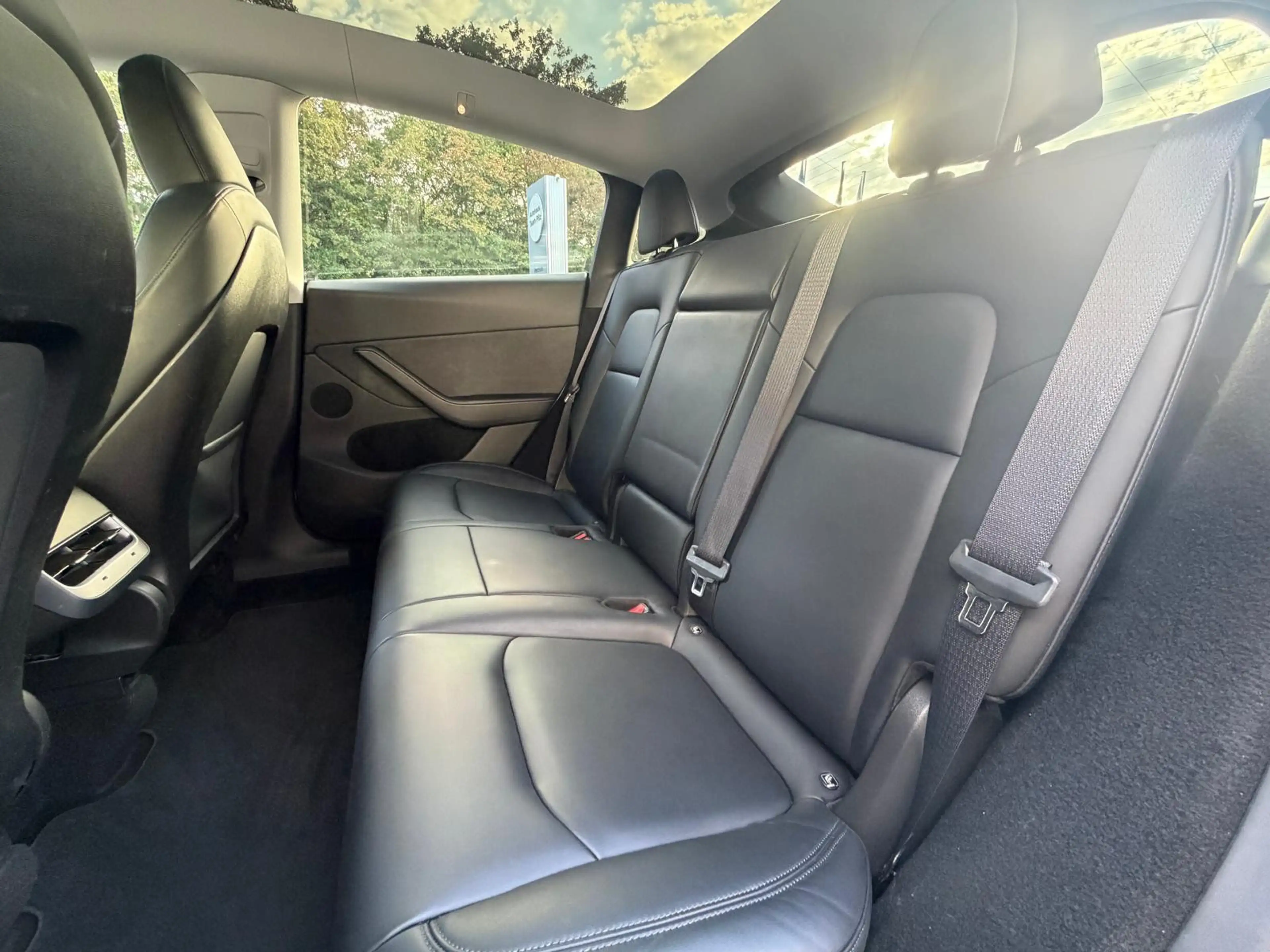 Tesla Model Y LR Dual AWD PANO+STDHZ+NAVI+LED+ACC+19+ — photo 10