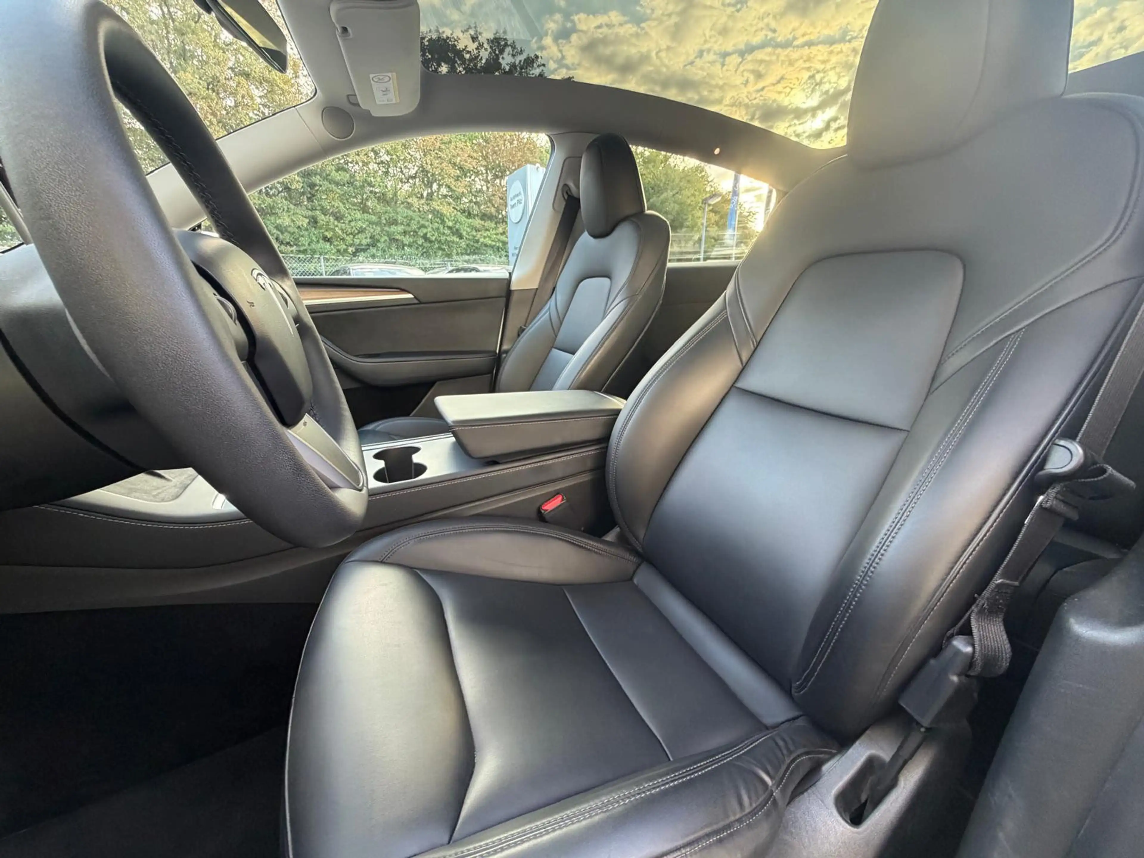 Tesla Model Y LR Dual AWD PANO+STDHZ+NAVI+LED+ACC+19+ — photo 9
