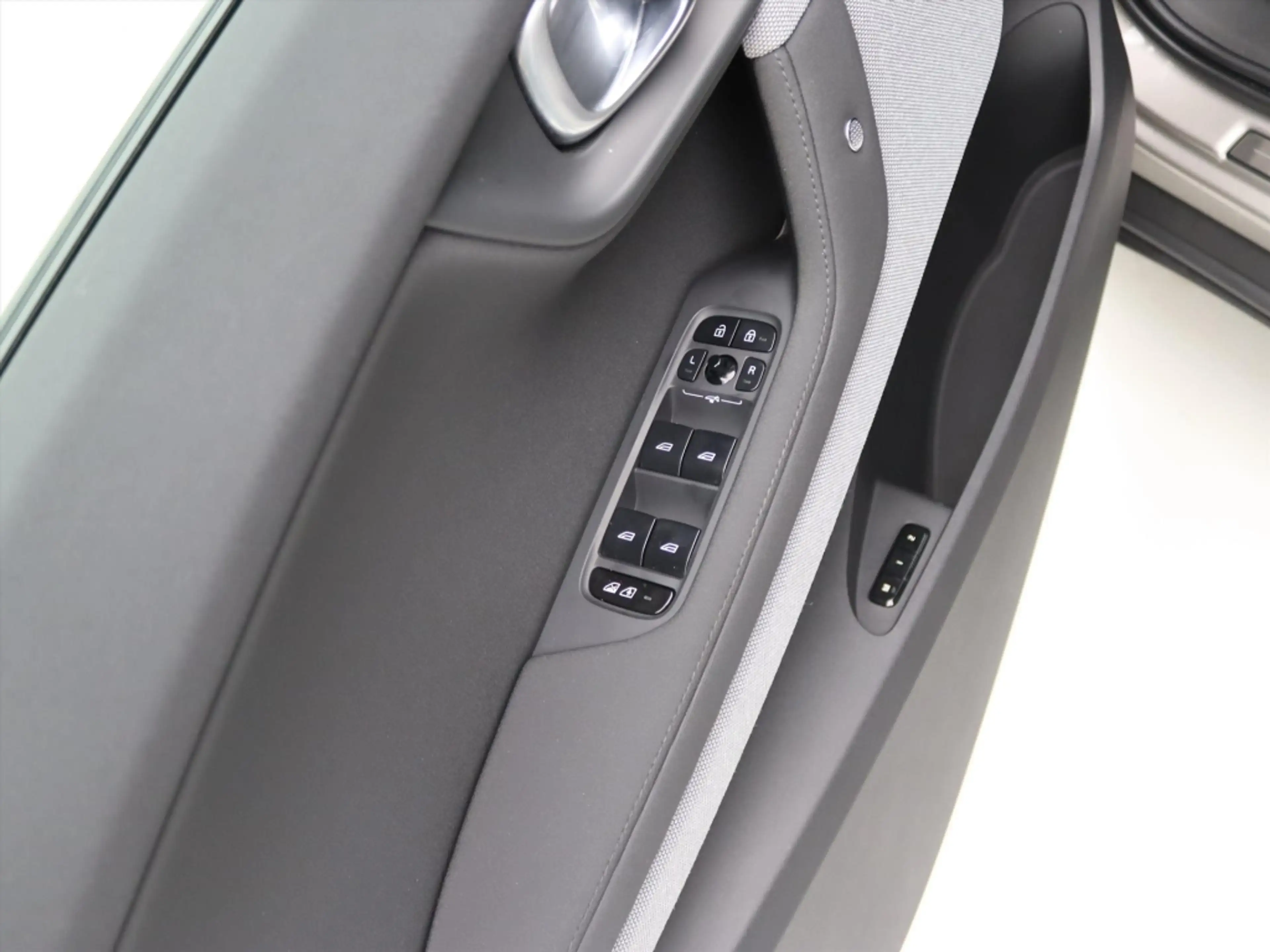 Polestar 2 Long Range Dual Motor 408PK 91.5% SoH 78kWh [ TREK — photo 43