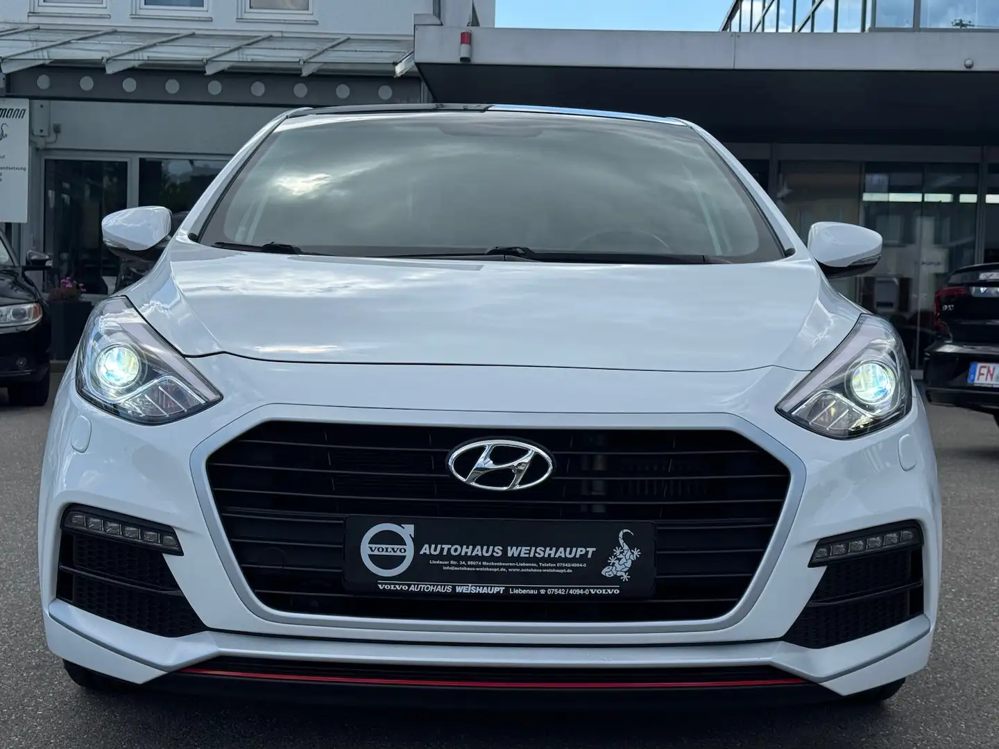 Hyundai i30 Turbo*Pano*Navi*Keyless*AHK abn.*R-Kamera* Weiß - 2