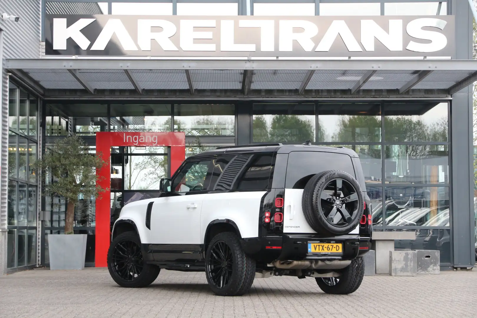 Land Rover Defender 90 3.0 D250 | HSE | Grijs kenteken | Panorama | El Wit - 2