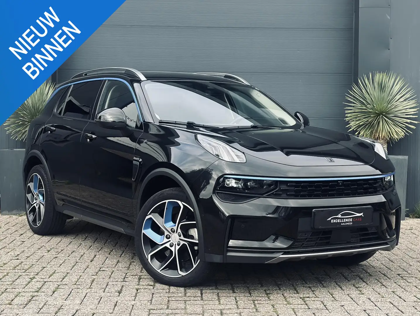 Lynk & Co 01 1.5 Pano/navi/Camera/AppleCarPlay Zwart - 1