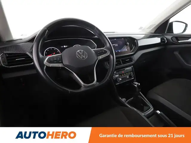 Volkswagen T-Cross view 11