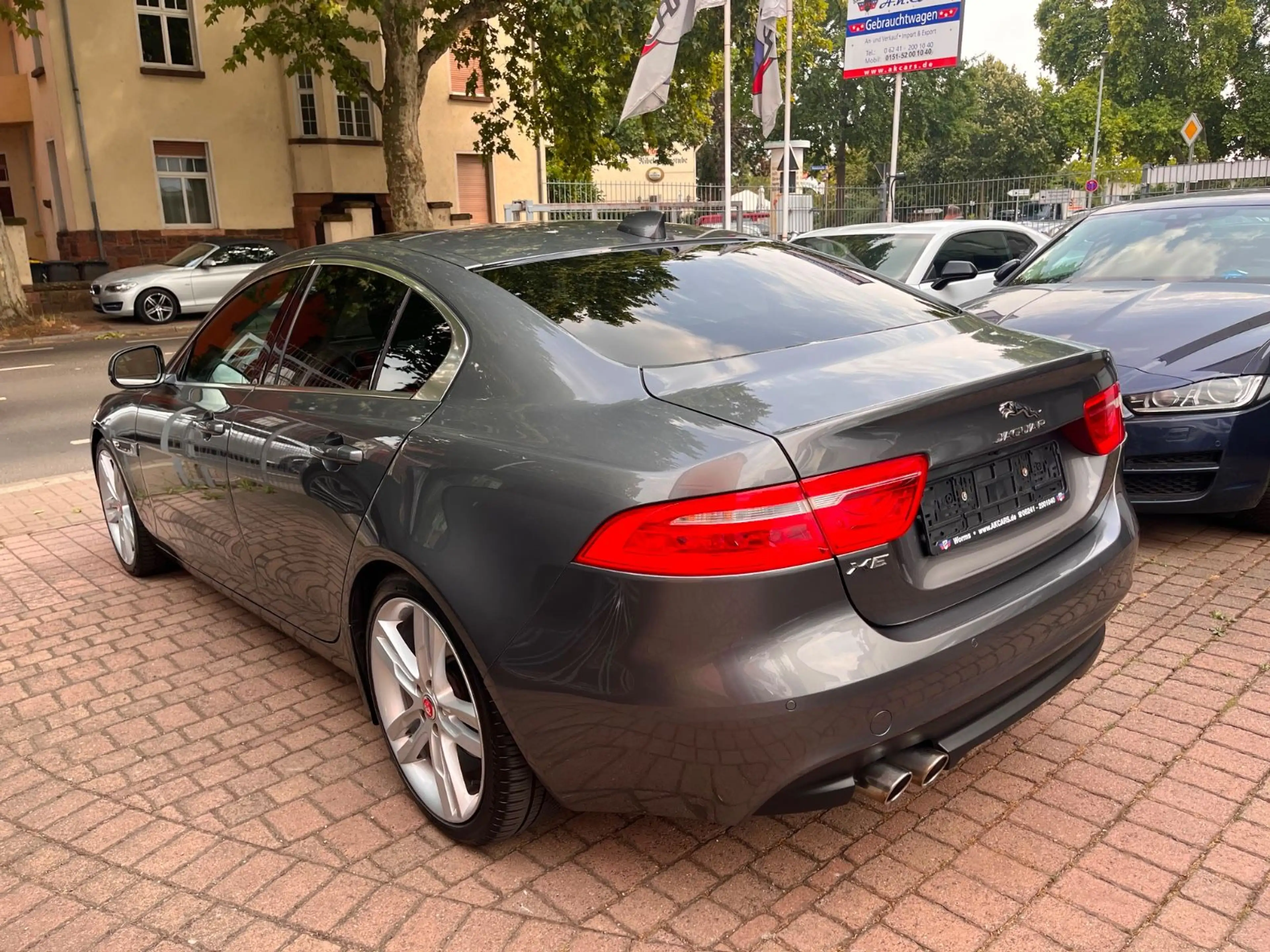 Jaguar XE Portfolio Bi-Xenon Panoramadach  Kamera Leder — photo 8