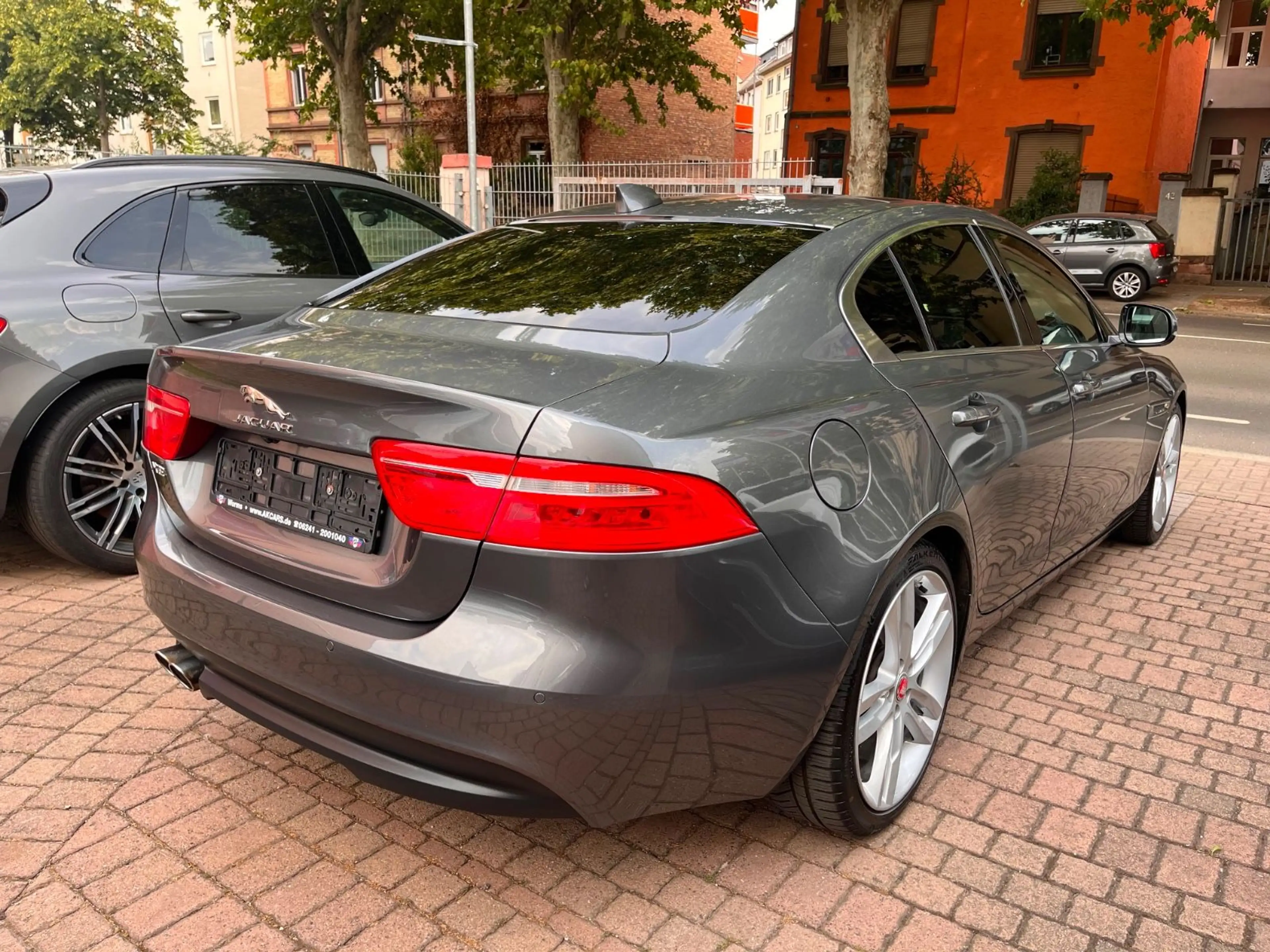 Jaguar XE Portfolio Bi-Xenon Panoramadach  Kamera Leder — photo 5