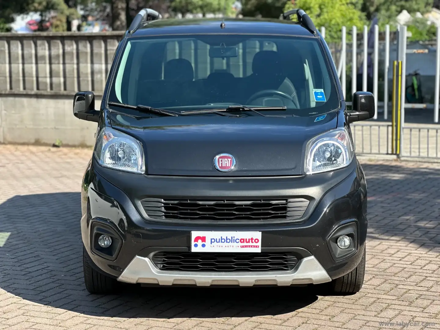 Fiat Qubo 1.3 MJT 80 CV Trekking Schwarz - 2